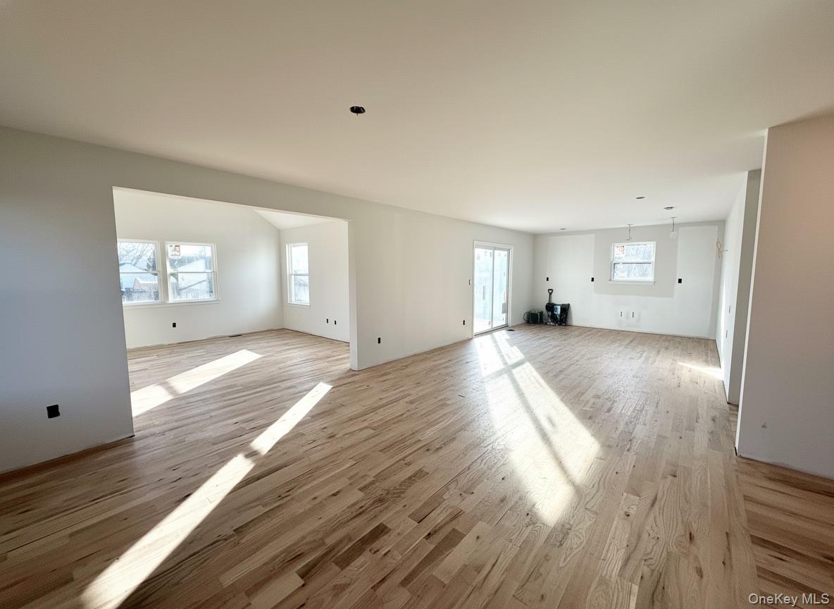 #9 photo, 384 Scudder Avenue, Copiague , NY 11726