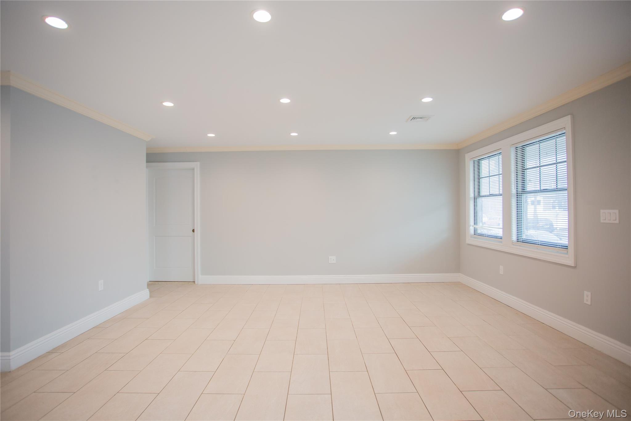 #7 photo, 59 Clinton Avenue, Inwood , NY 11096