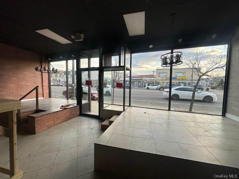 #2 photo, 420 SUNRISE Highway, מחוז נסאו Lynbrook , NY 11563