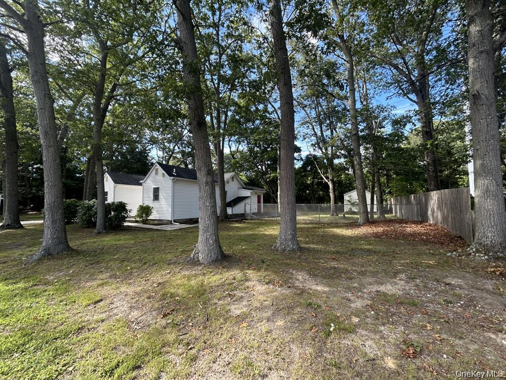 #3 photo, 277 Prince Road, מחוז סאפוק Rocky Point , NY 11778