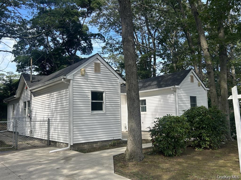 #5 photo, 277 Prince Road, מחוז סאפוק Rocky Point , NY 11778