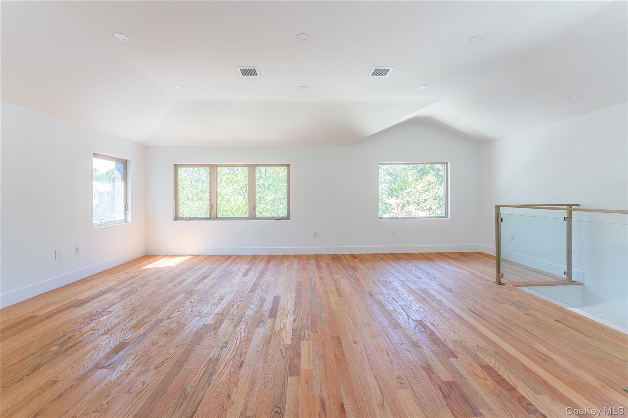 #19 photo, 6431 138th Street, Flushing , NY 11367