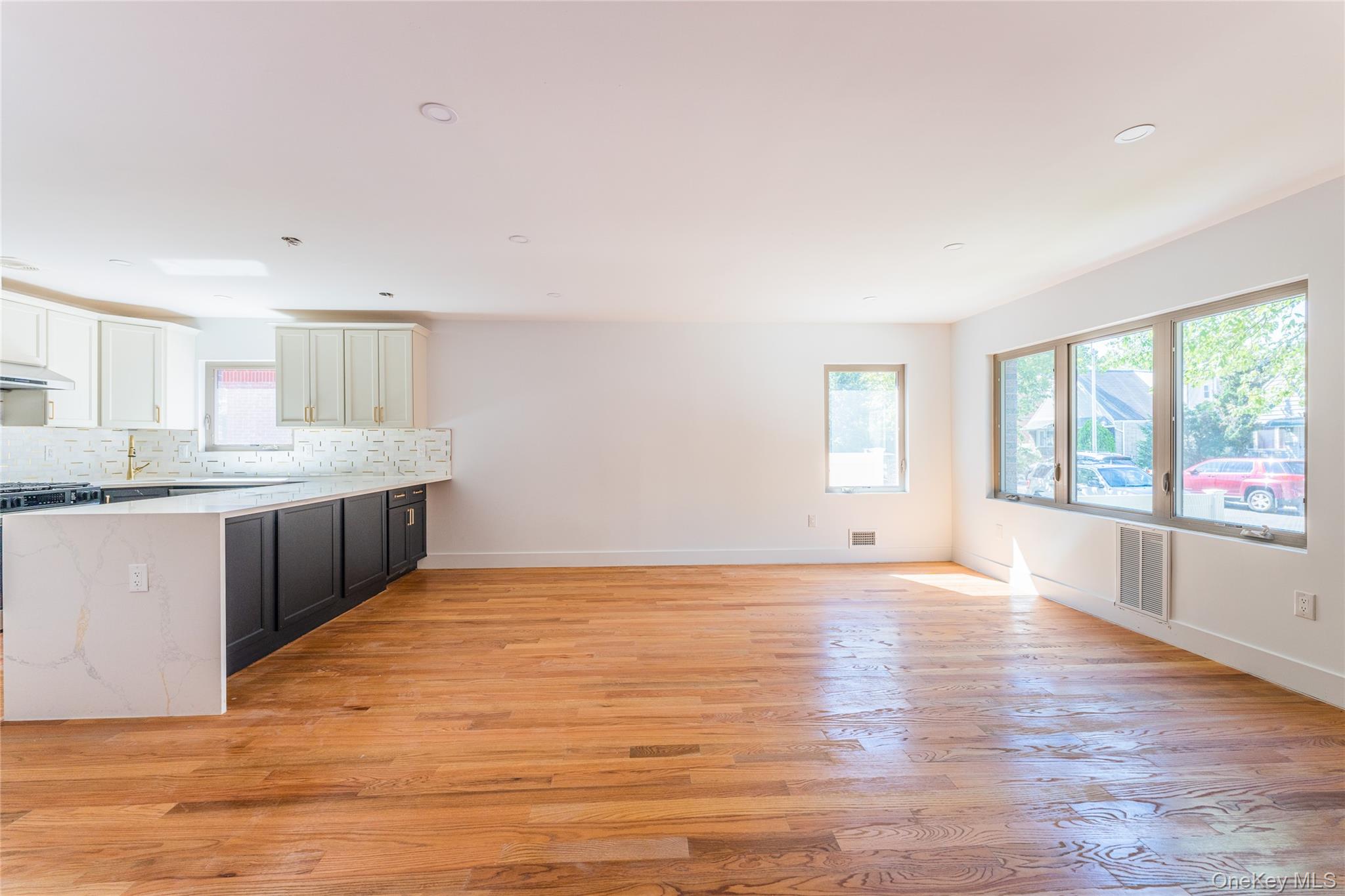 #9 photo, 6431 138th Street, Flushing , NY 11367