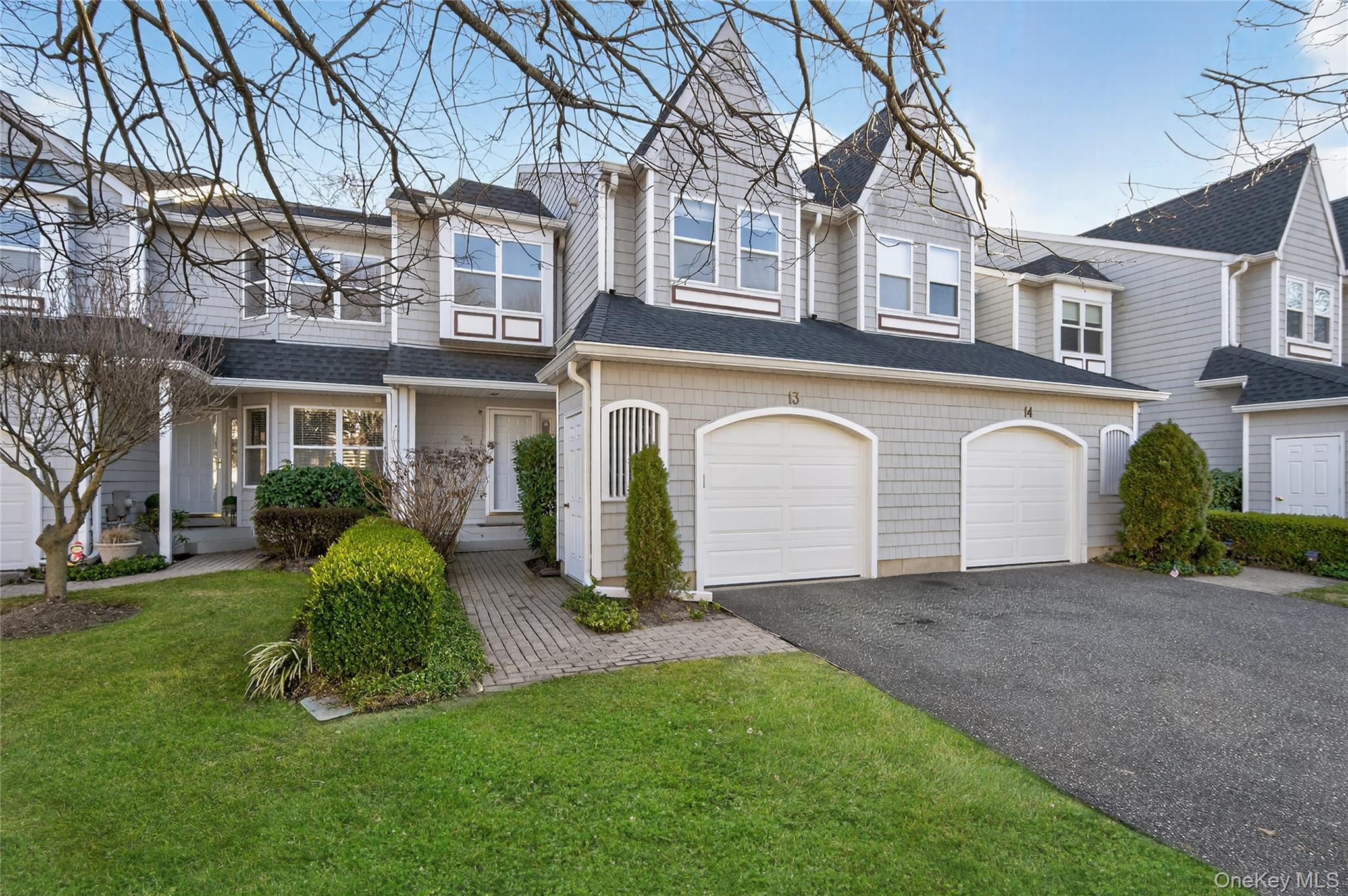 #1 photo, 13 Parkridge Court, מחוז סאפוק Huntington , NY 11743