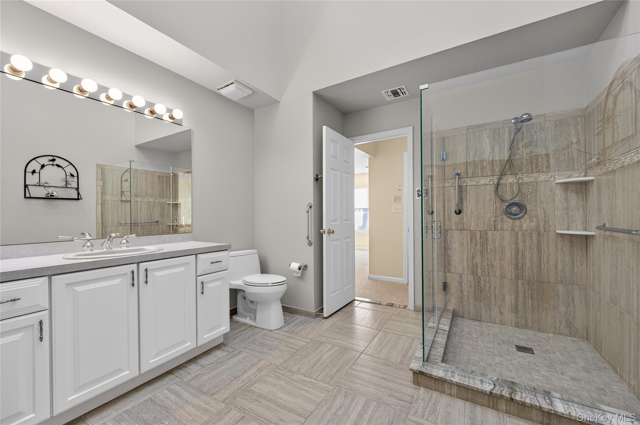 #18 photo, 13 Parkridge Court, מחוז סאפוק Huntington , NY 11743