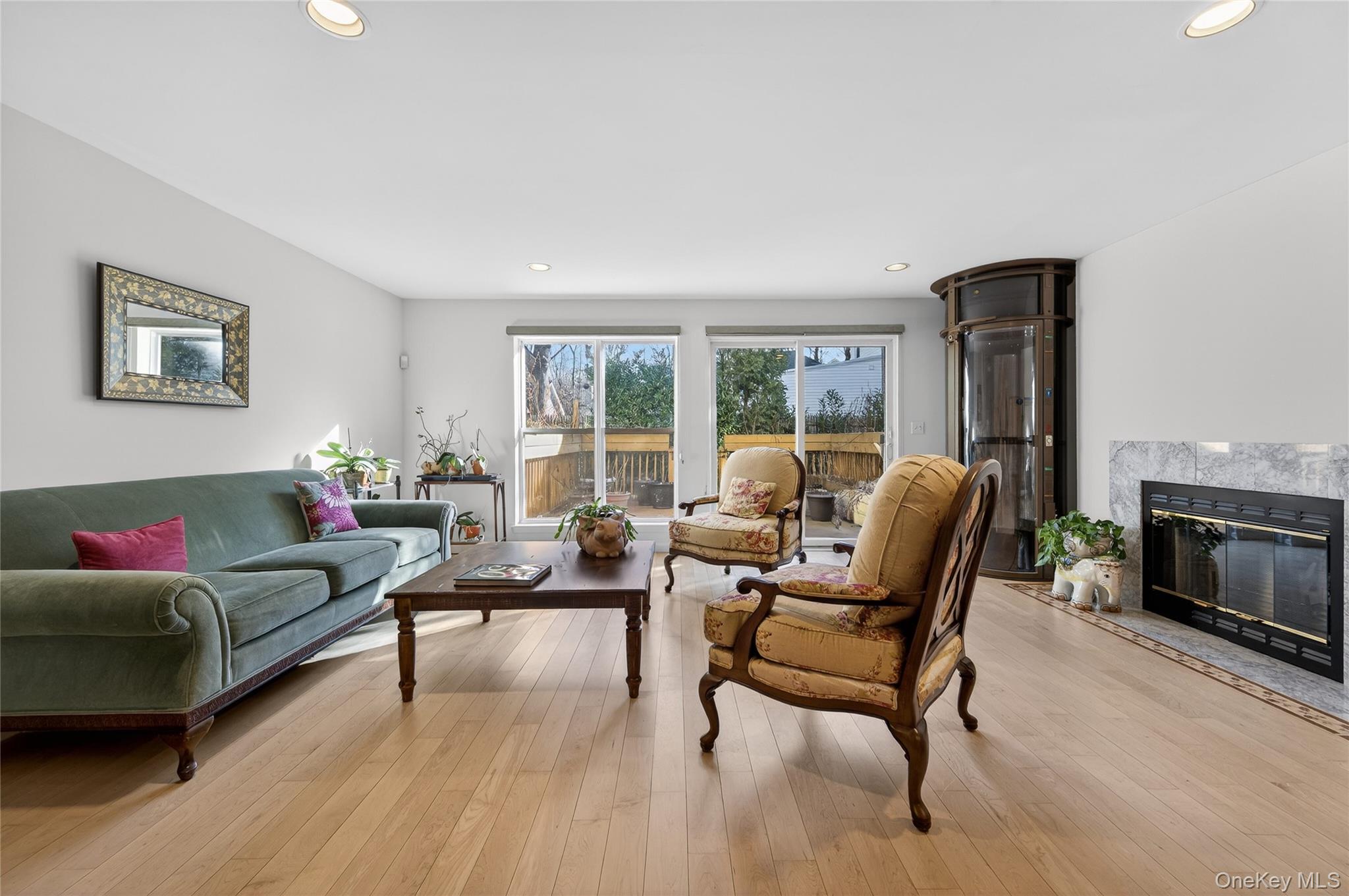 #3 photo, 13 Parkridge Court, מחוז סאפוק Huntington , NY 11743