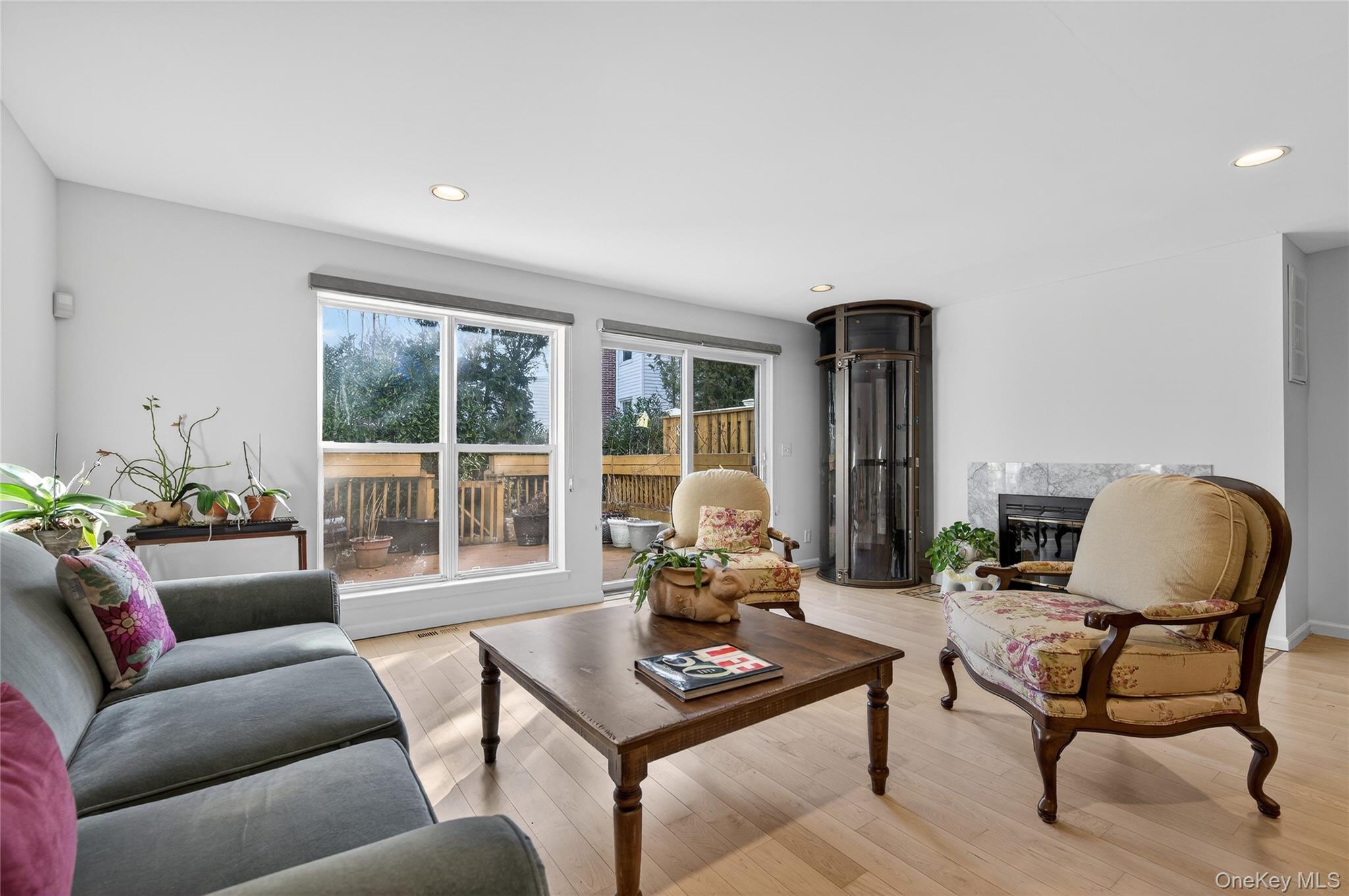 #4 photo, 13 Parkridge Court, מחוז סאפוק Huntington , NY 11743