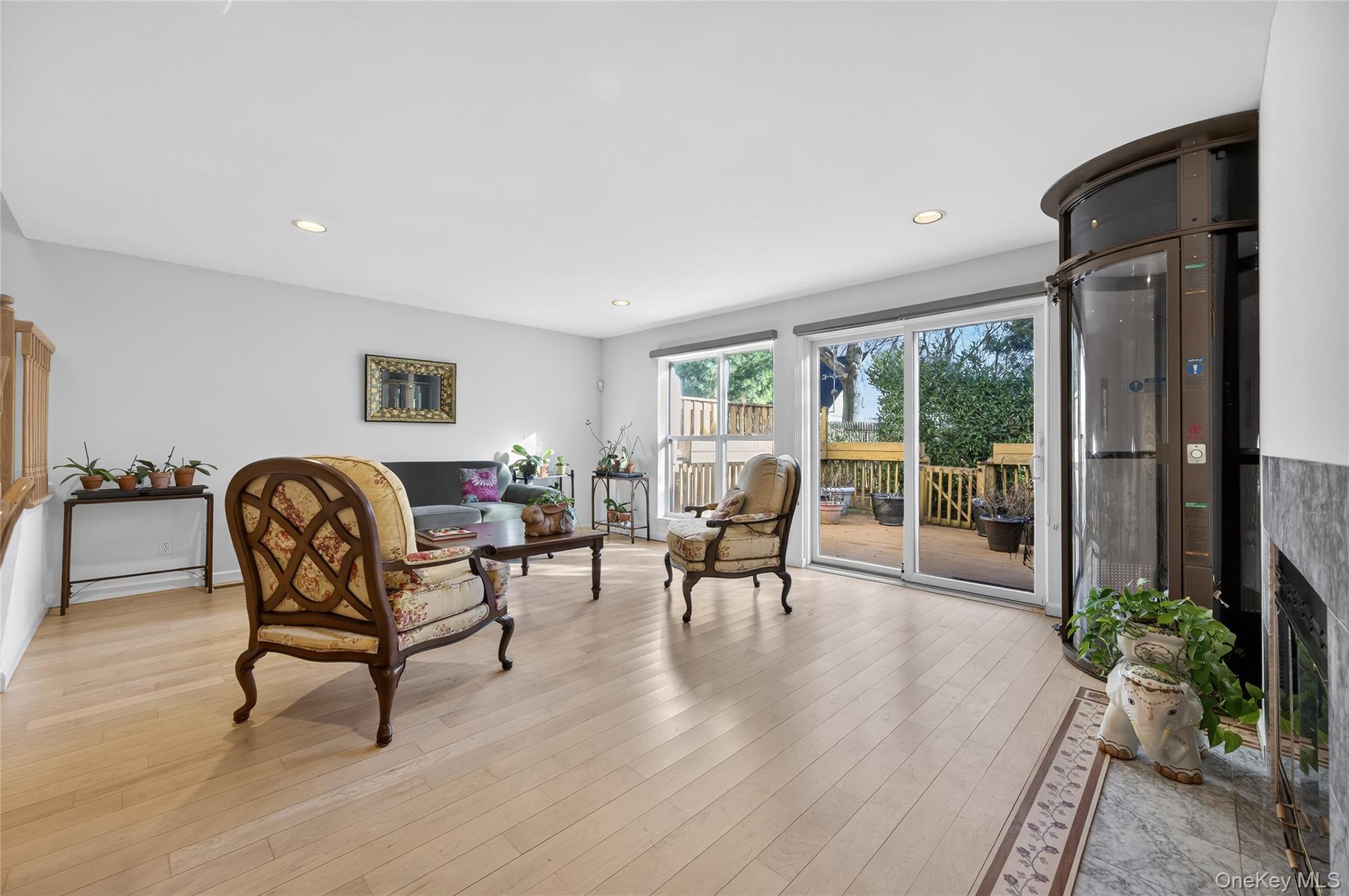 #6 photo, 13 Parkridge Court, מחוז סאפוק Huntington , NY 11743