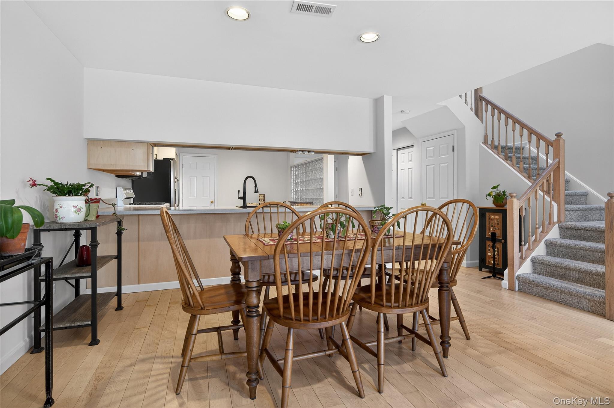 #8 photo, 13 Parkridge Court, מחוז סאפוק Huntington , NY 11743