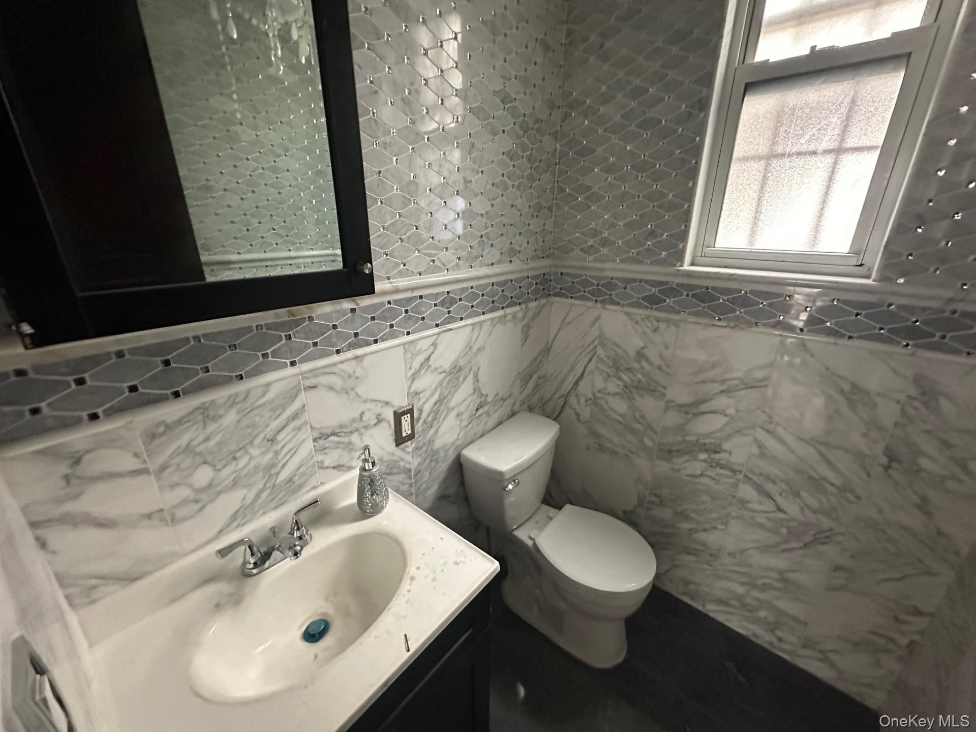 #2 photo, 434 SUNRISE Highway, מחוז נסאו Lynbrook , NY 11563