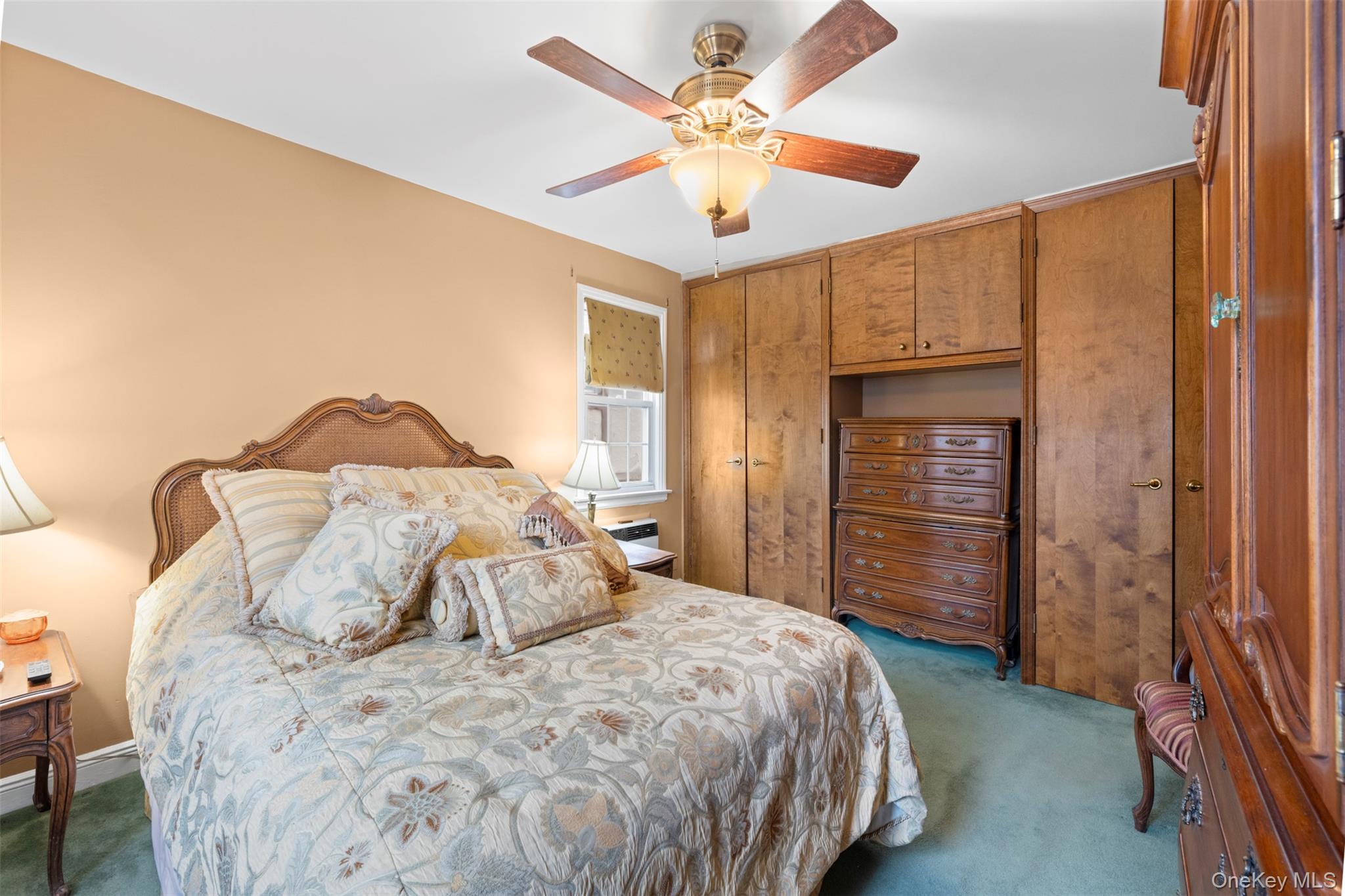 #16 photo, 47-52 245th Street, Douglaston , NY 11362