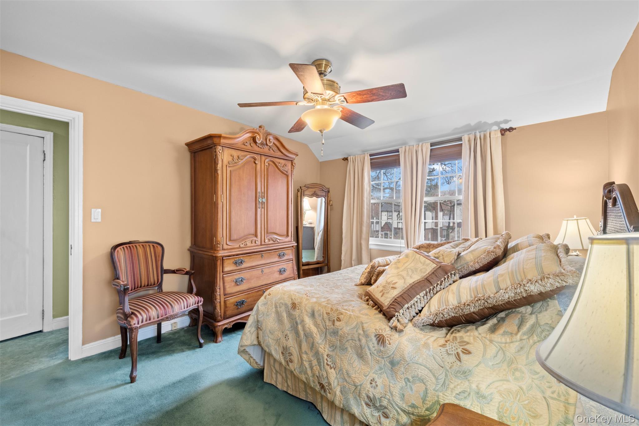 #17 photo, 47-52 245th Street, Douglaston , NY 11362