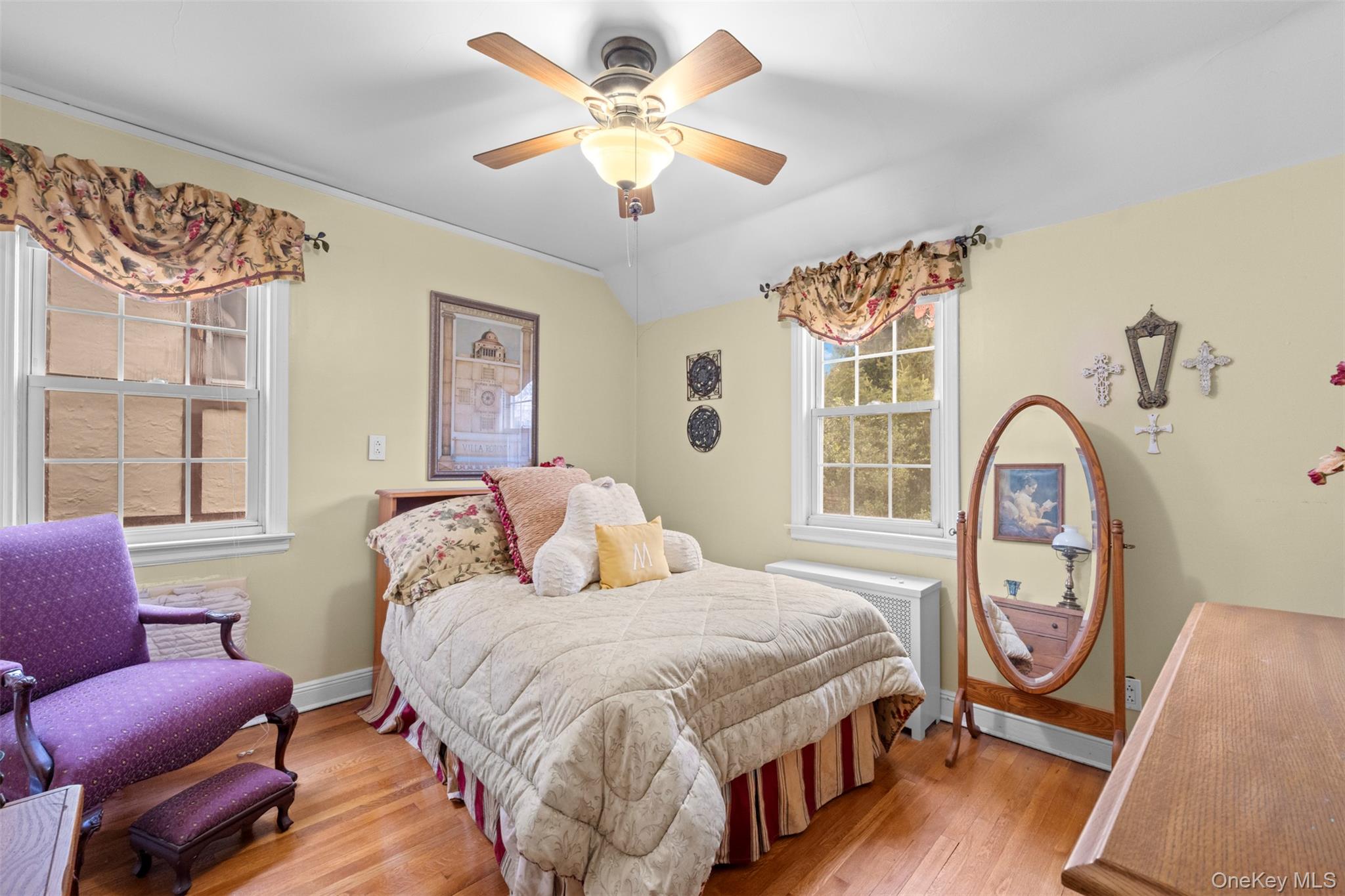 #18 photo, 47-52 245th Street, Douglaston , NY 11362