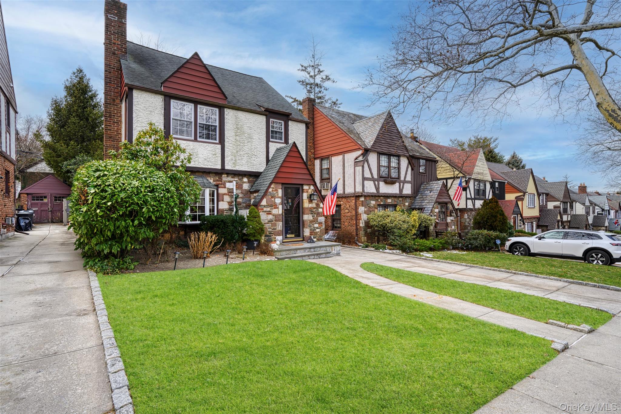 #2 photo, 47-52 245th Street, Douglaston , NY 11362