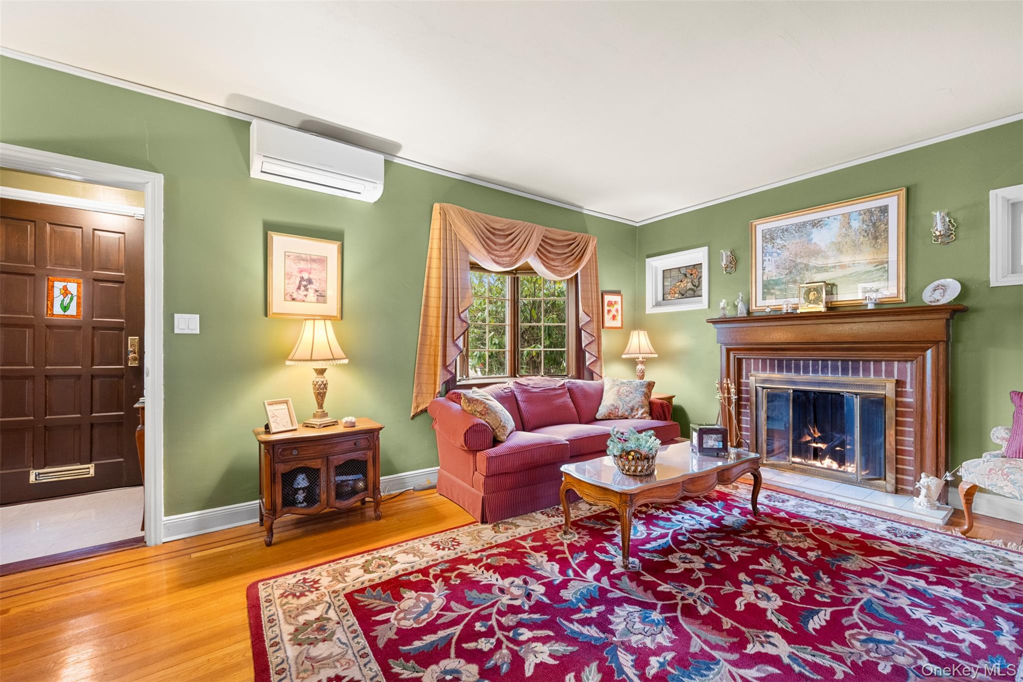 #4 photo, 47-52 245th Street, Douglaston , NY 11362