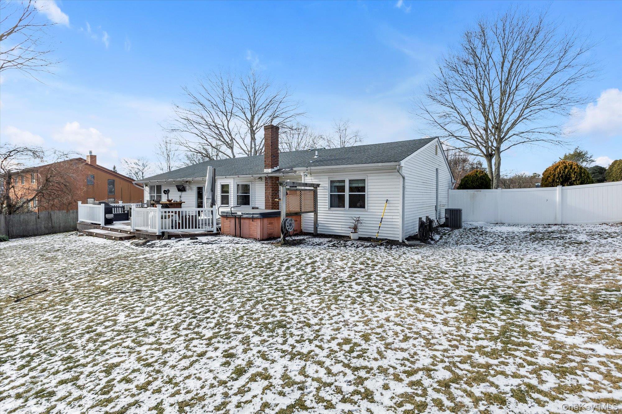 #18 photo, 28 Pagnotta Drive, מחוז סאפוק Port Jefferson Station , NY 11776