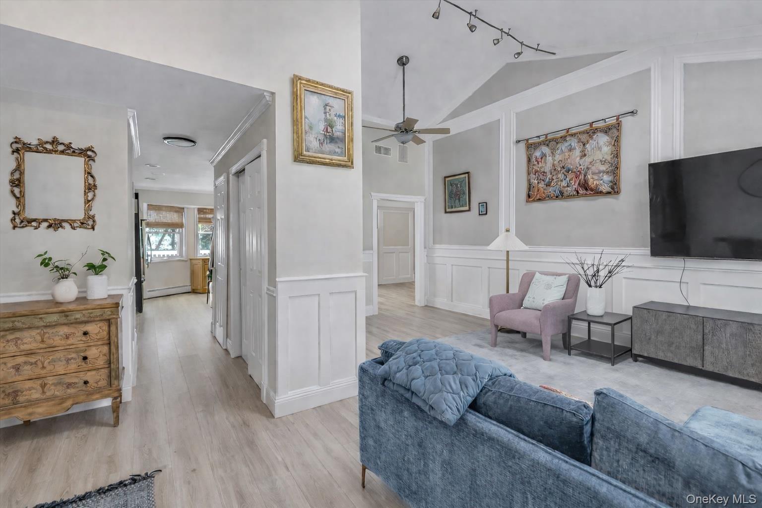 #2 photo, 28 Pagnotta Drive, מחוז סאפוק Port Jefferson Station , NY 11776