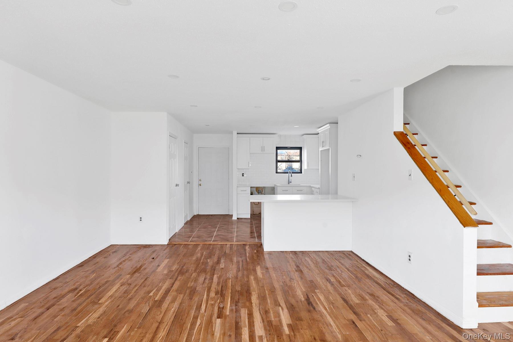 #4 photo, 559 Cleveland Street, Brooklyn , NY 11208