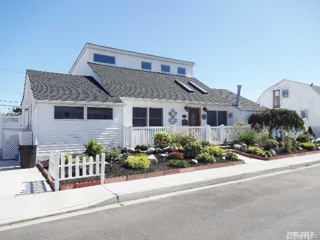 #1 photo, 36 Boyd Street, नासाउ काउंटी Long Beach , NY 11561