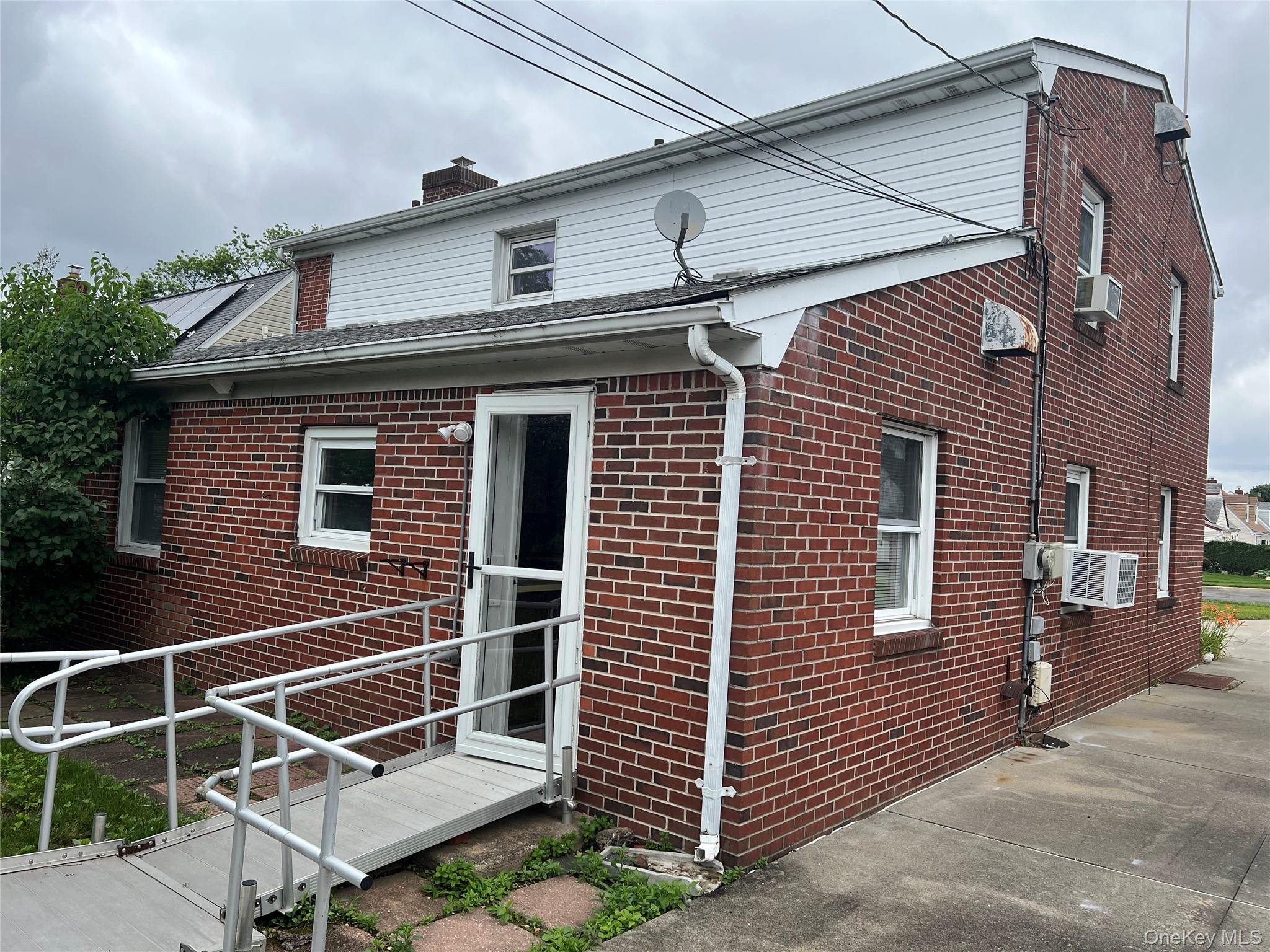 #8 photo, 8 Gables Road, 长岛 Hicksville , NY 11801