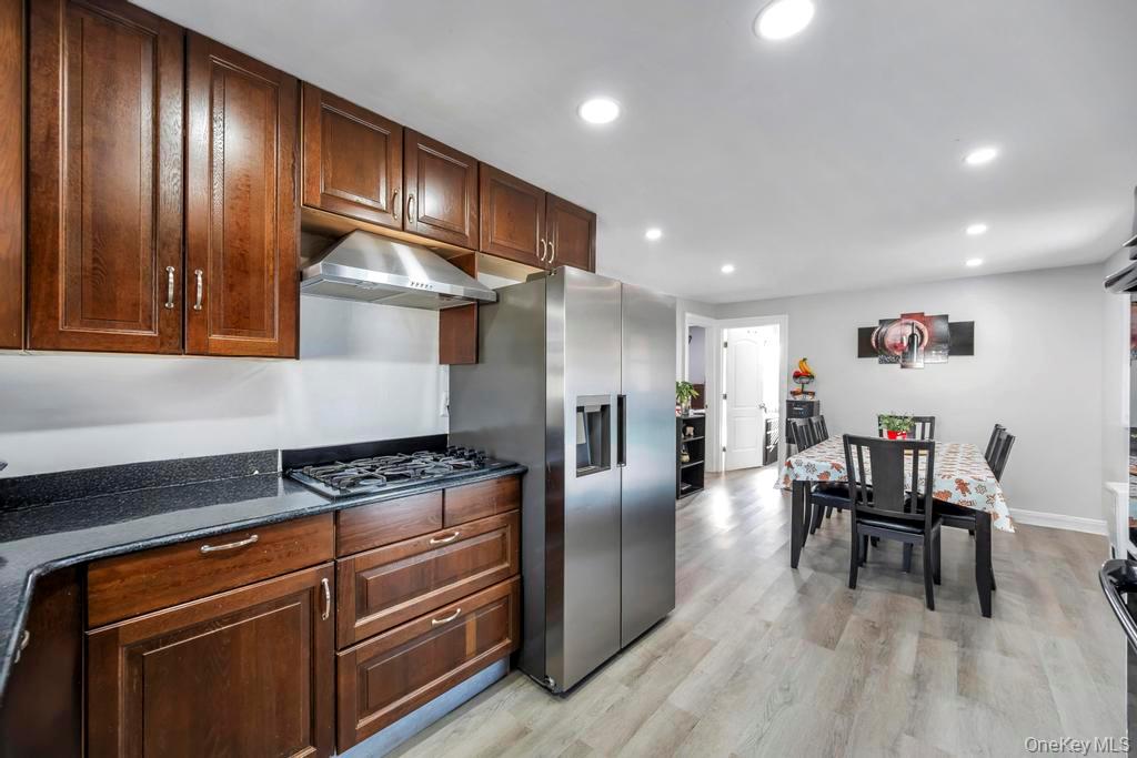 #13 photo, 455 N Hamilton Avenue, सफ़ोक काउंटी Lindenhurst , NY 11757