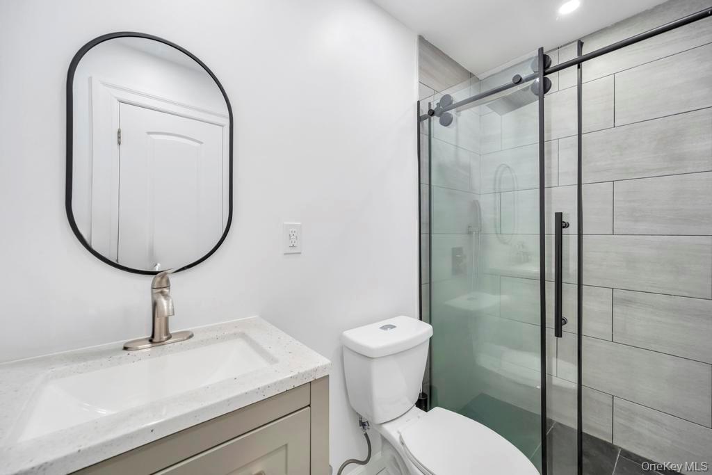 #20 photo, 455 N Hamilton Avenue, सफ़ोक काउंटी Lindenhurst , NY 11757