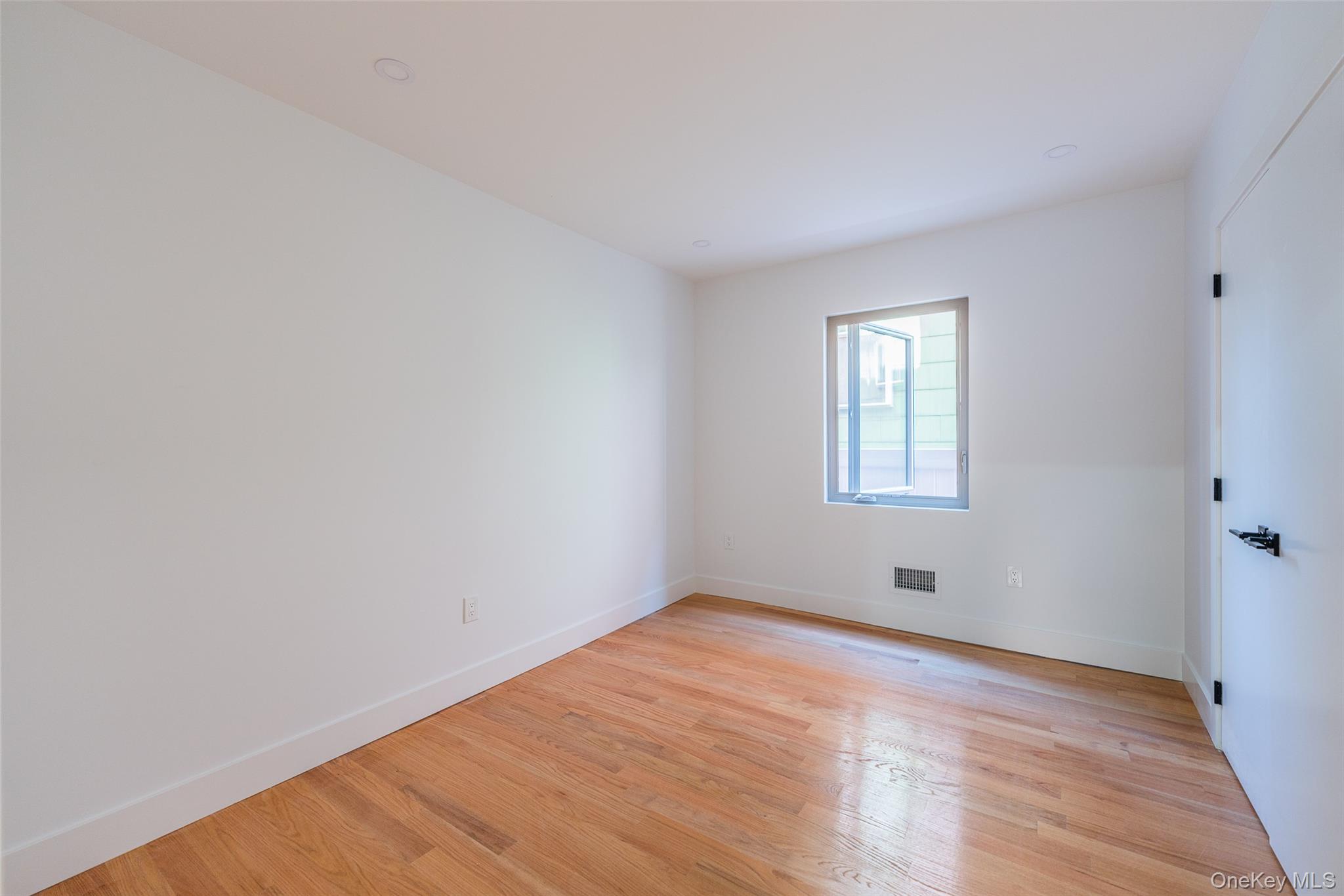 #7 photo, 4634 211th Street, Bayside , NY 11361