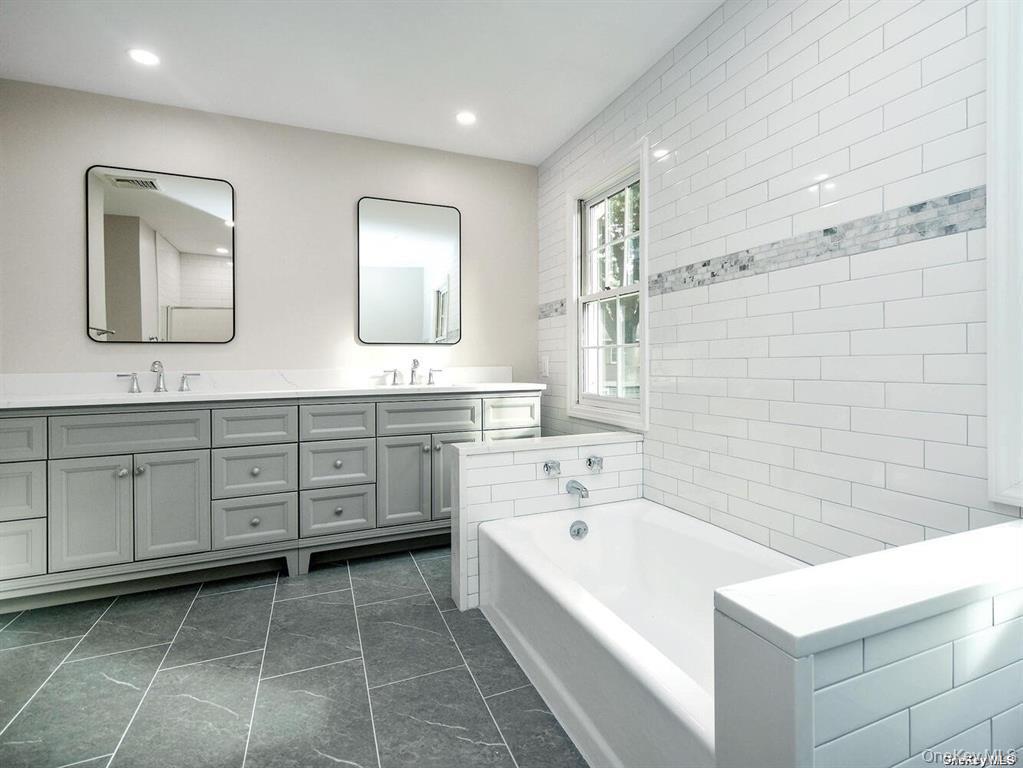 #20 photo, 10 Duke Of Gloucester, Manhasset , NY 11030