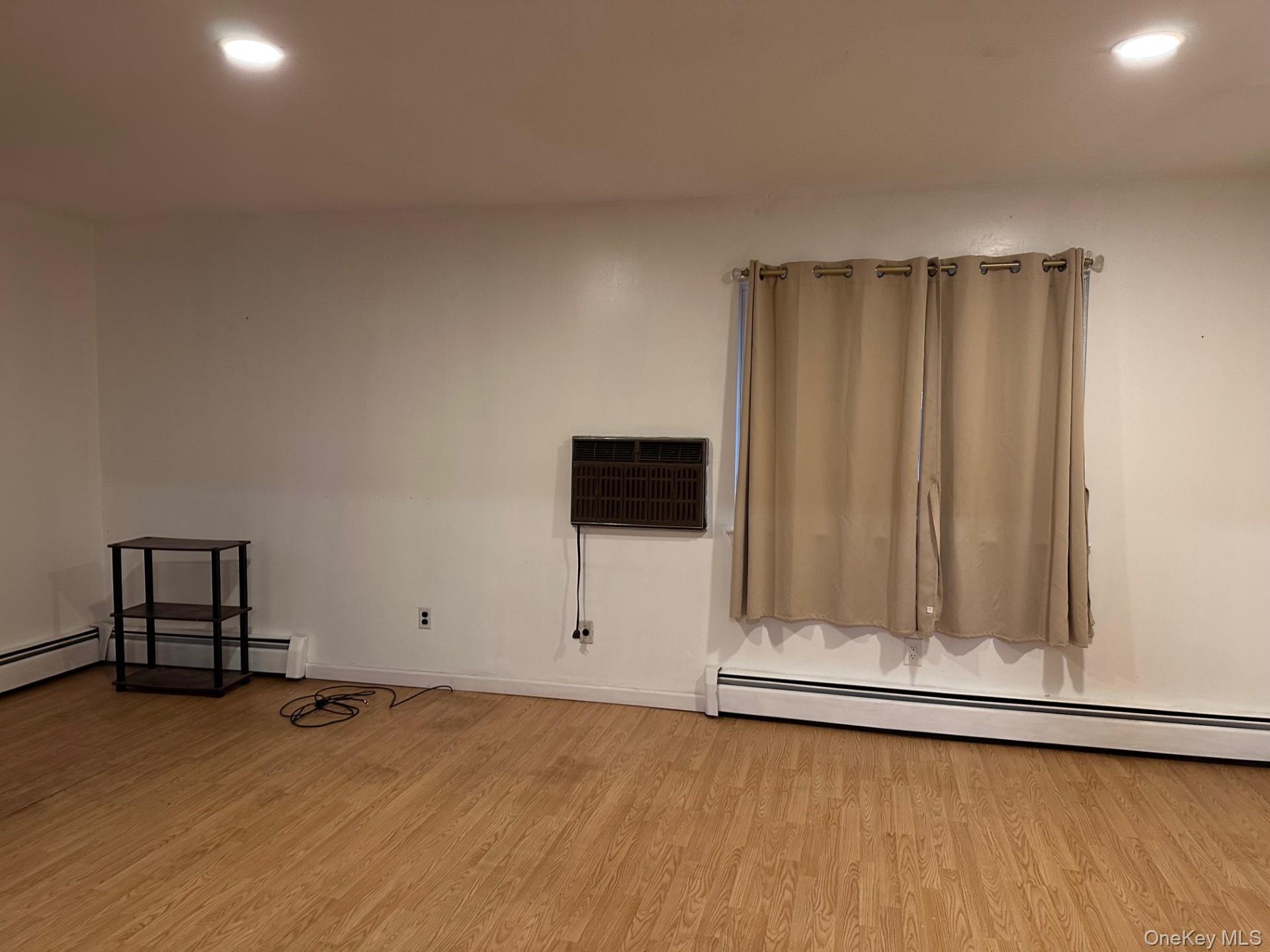 #2 photo, 20 Broadway, سوفولك Mastic , NY 11950