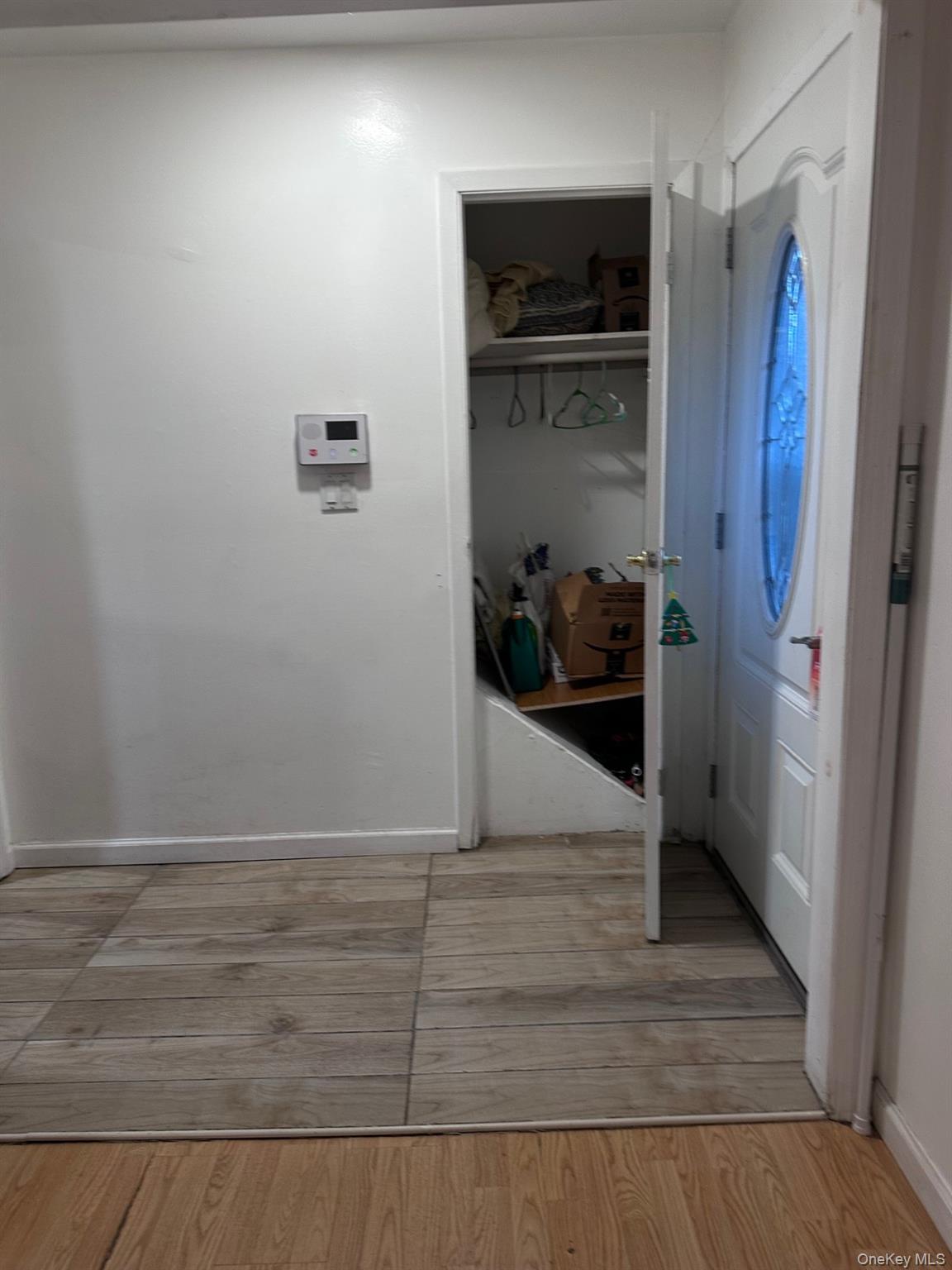 #4 photo, 20 Broadway, سوفولك Mastic , NY 11950