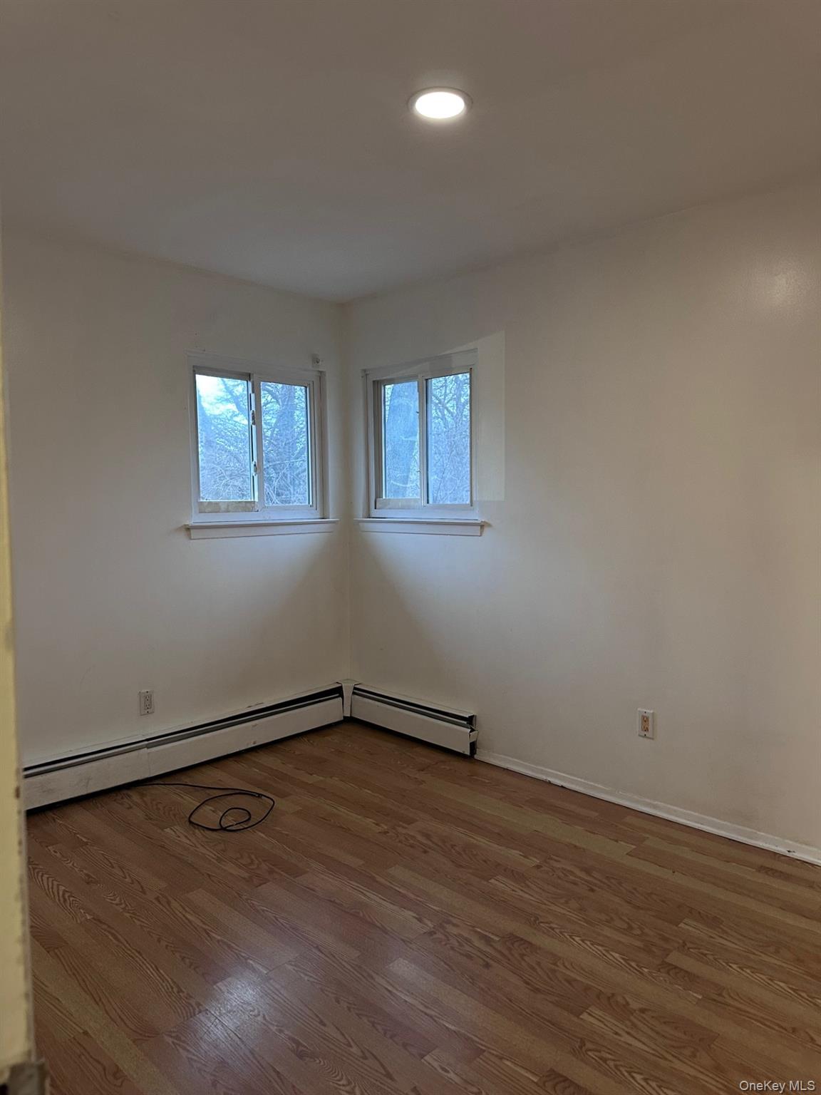 #6 photo, 20 Broadway, سوفولك Mastic , NY 11950