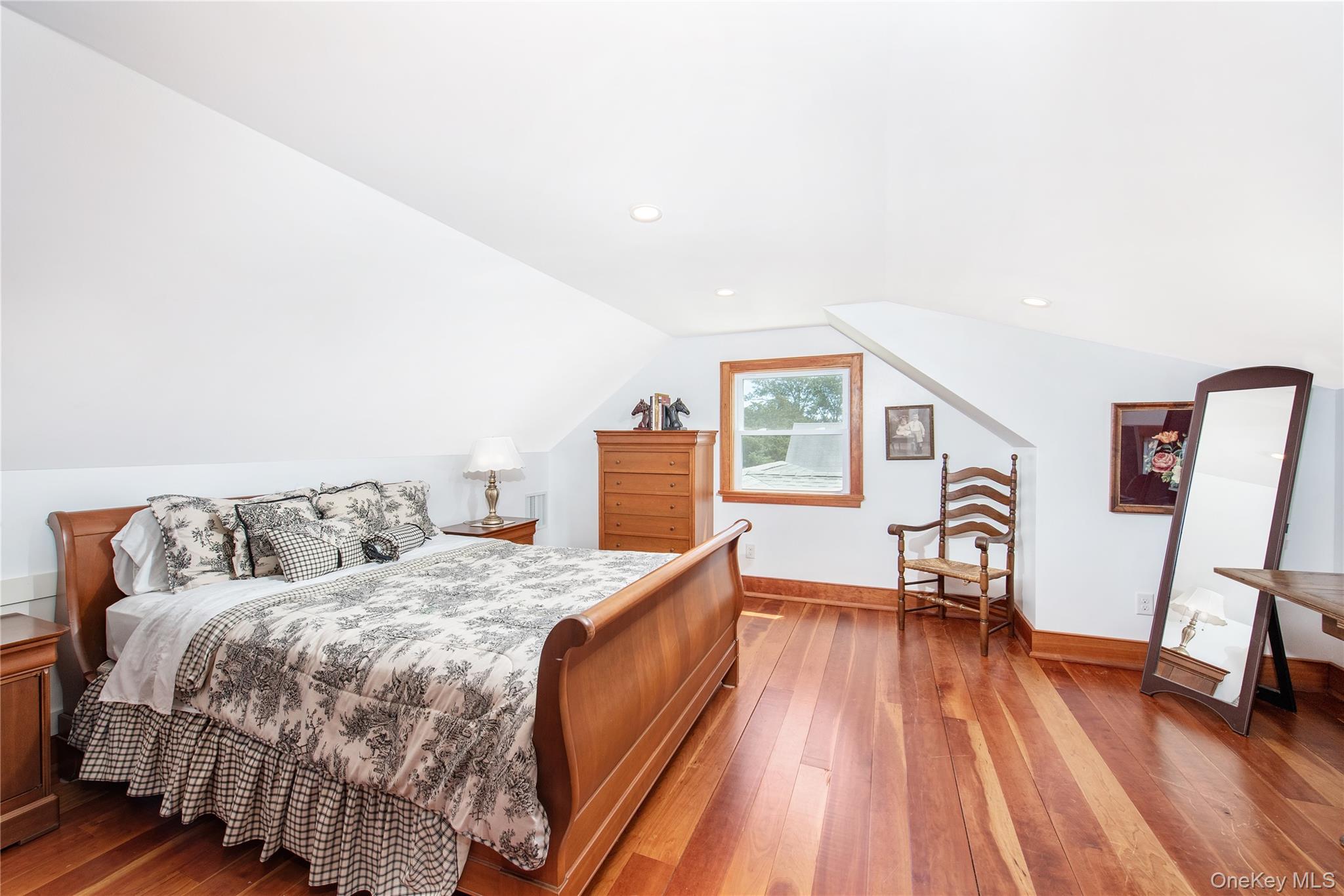 #17 photo, 6 White Lane, سوفولك Hampton Bays , NY 11946