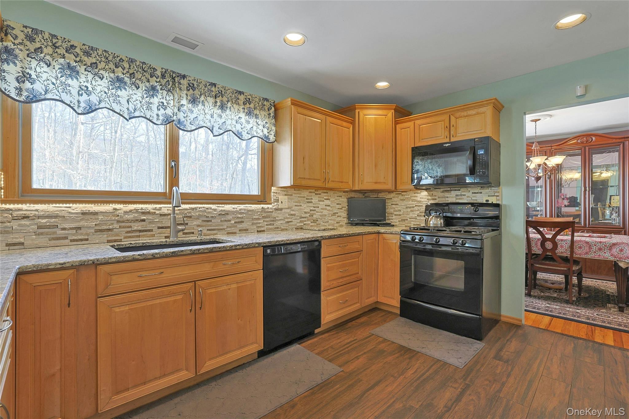 #8 photo, 31 Powder Horn Road, Cortlandt Manor , NY 10567