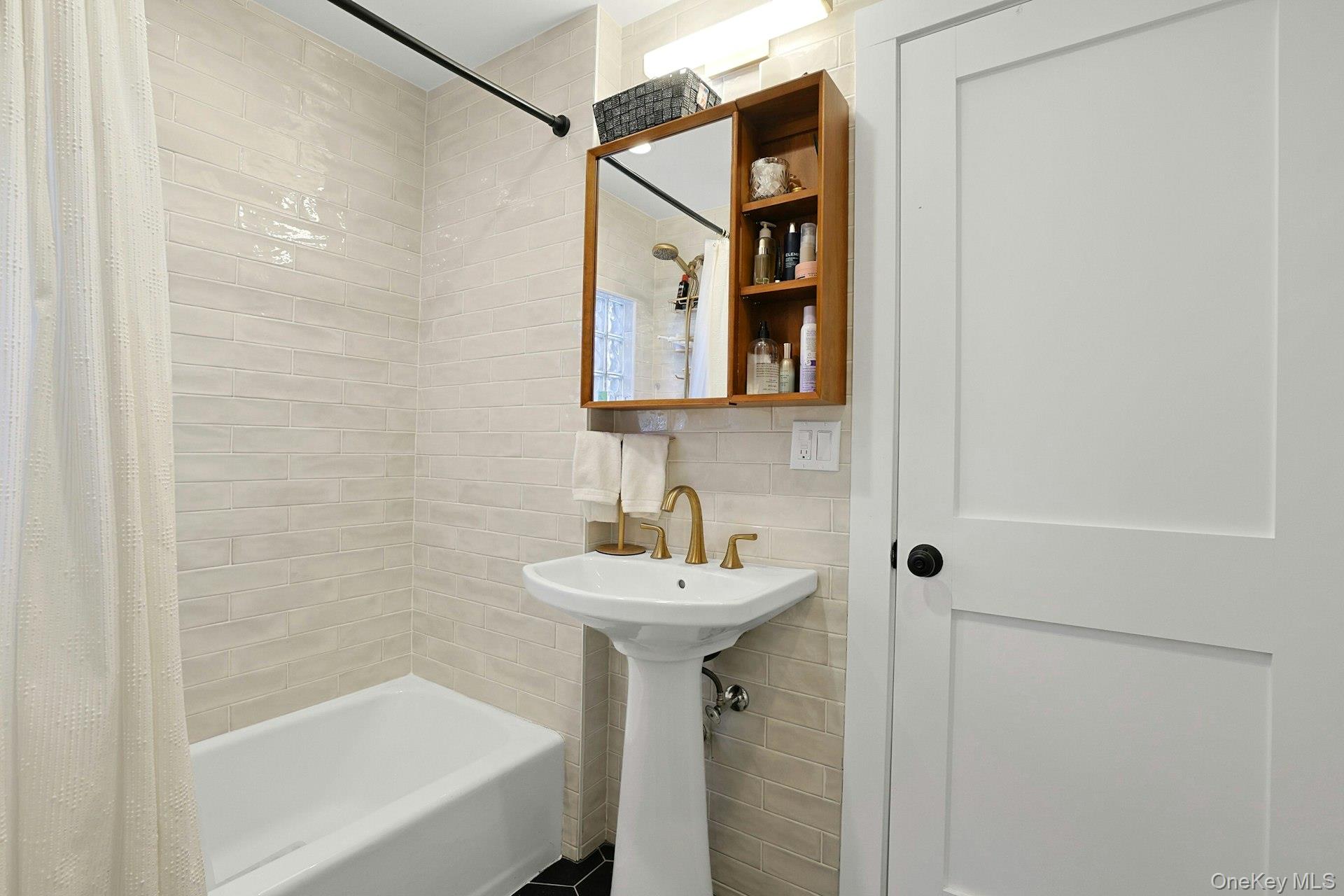 #15 photo, 32 School Street, Armonk , NY 10504