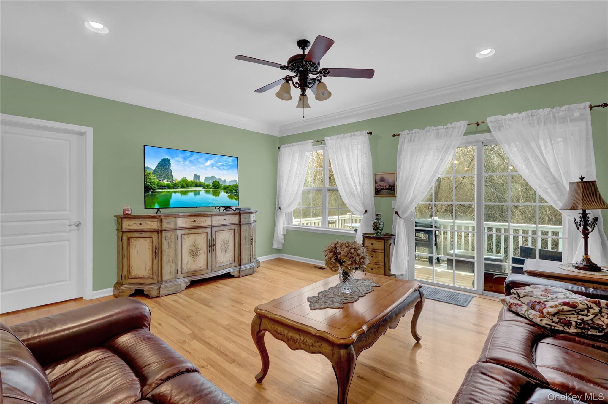 #15 photo, 67 Warwick Drive, Massapequa , NY 11758