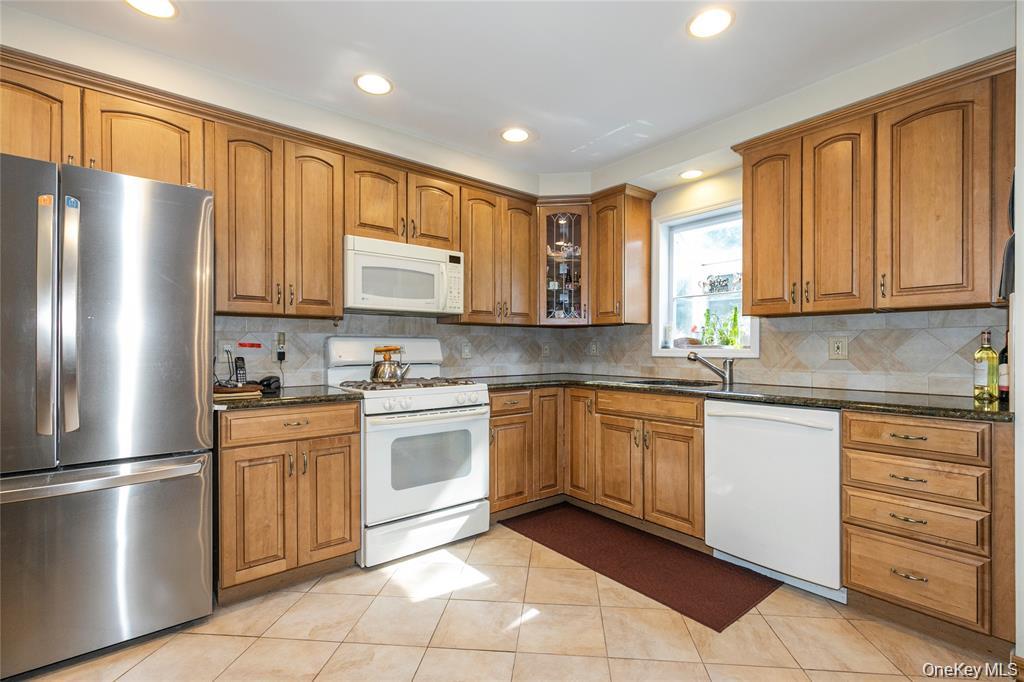 #7 photo, 6 Grady Court, Great Neck , NY 11023