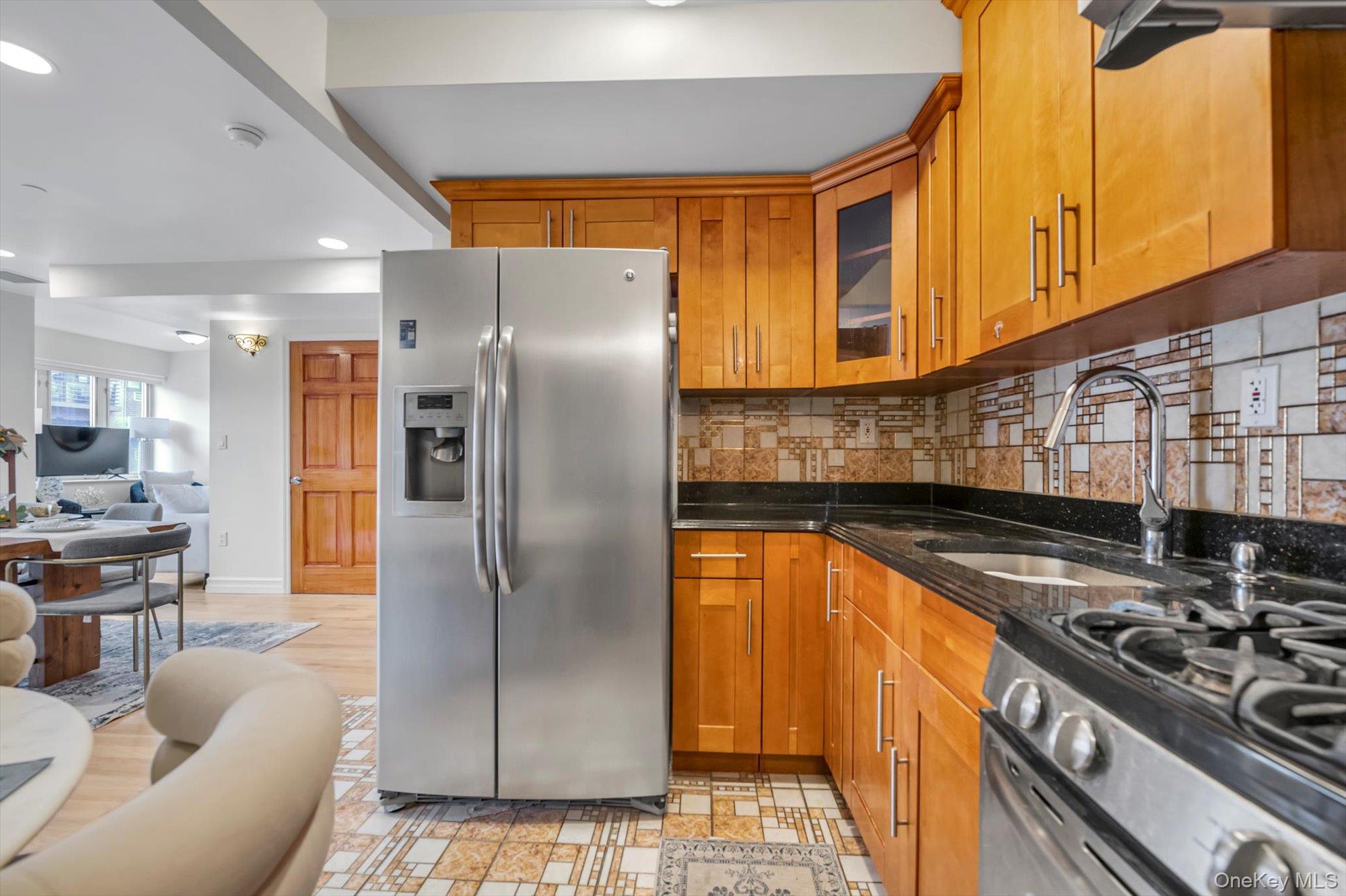 #6 photo, 8510 Elmhurst Avenue, Elmhurst , NY 11373