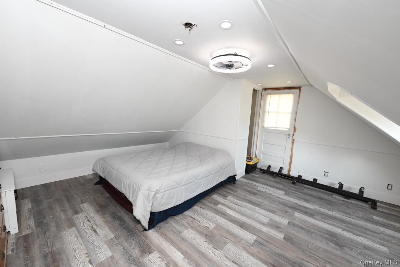 #11 photo, 1761 Grant Avenue, מחוז נסאו East Meadow , NY 11554