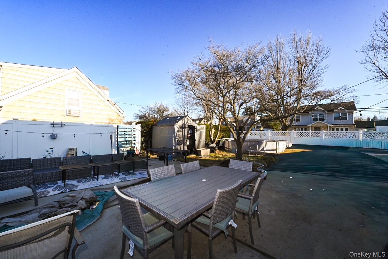 #20 photo, 1761 Grant Avenue, מחוז נסאו East Meadow , NY 11554