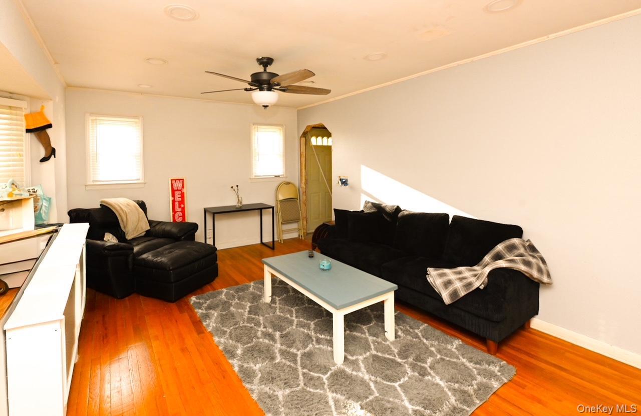 #5 photo, 1761 Grant Avenue, מחוז נסאו East Meadow , NY 11554