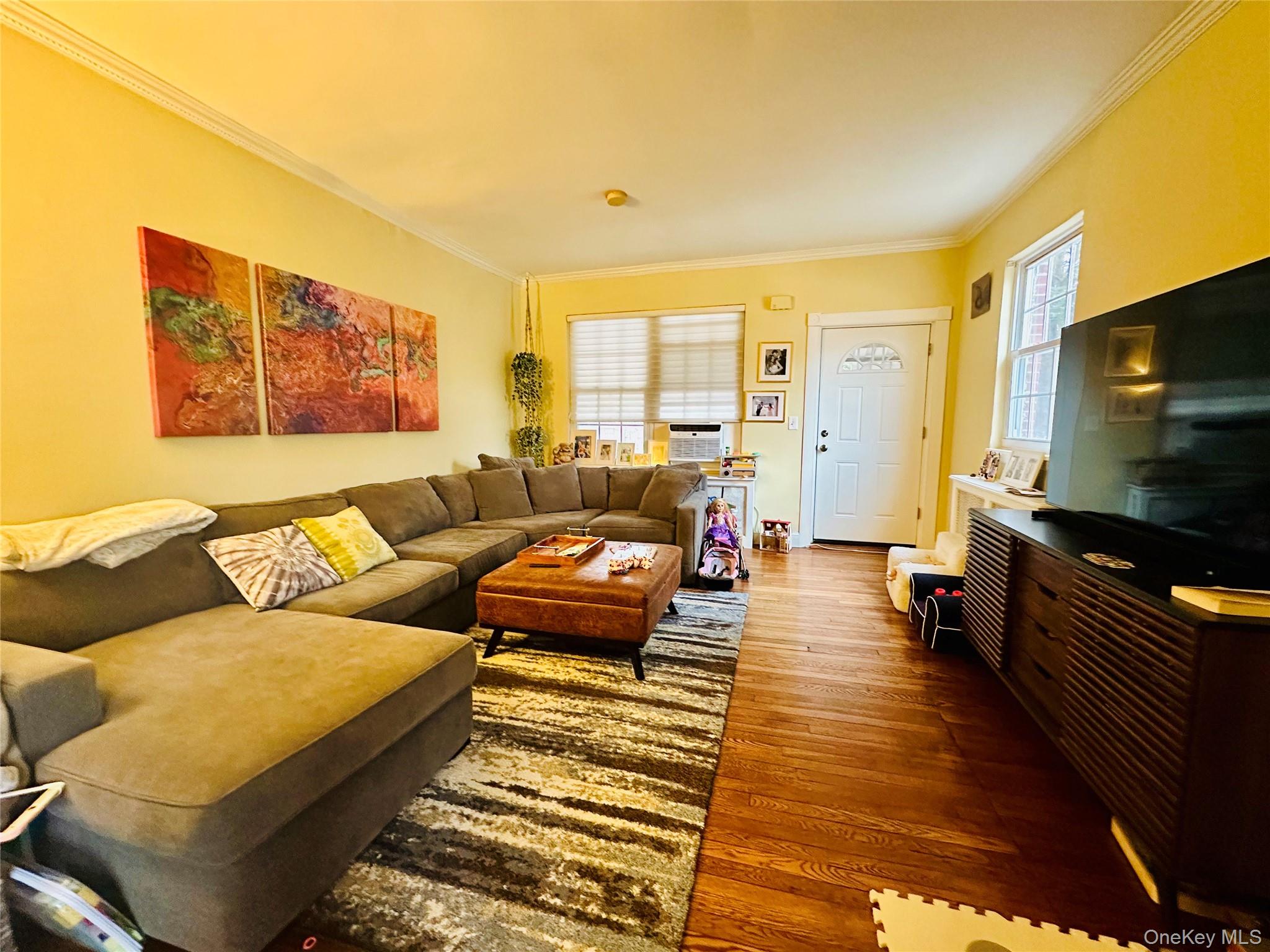 #1 photo, 231 Manorhaven Boulevard, מחוז נסאו Port Washington , NY 11050