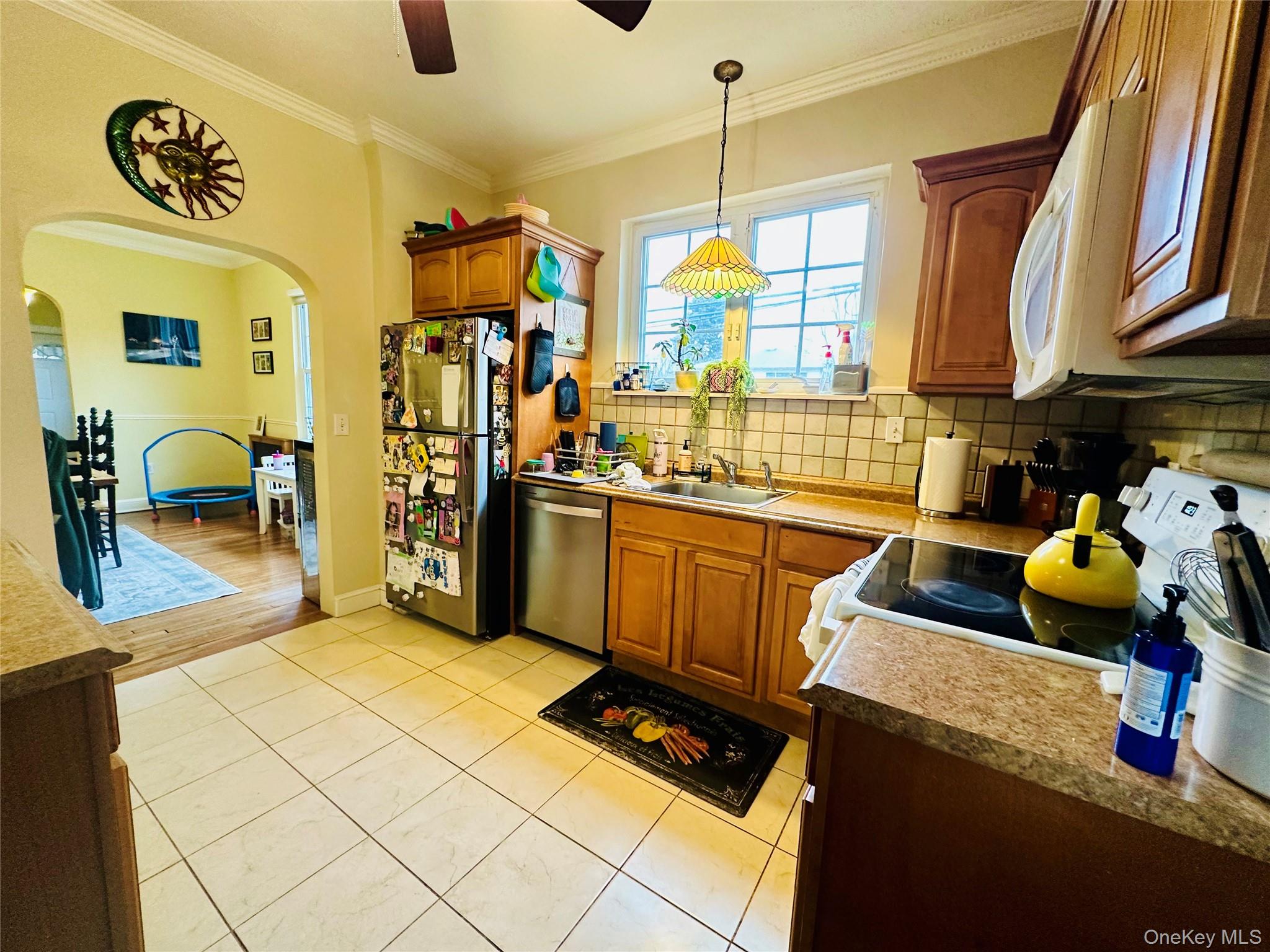 #7 photo, 231 Manorhaven Boulevard, מחוז נסאו Port Washington , NY 11050