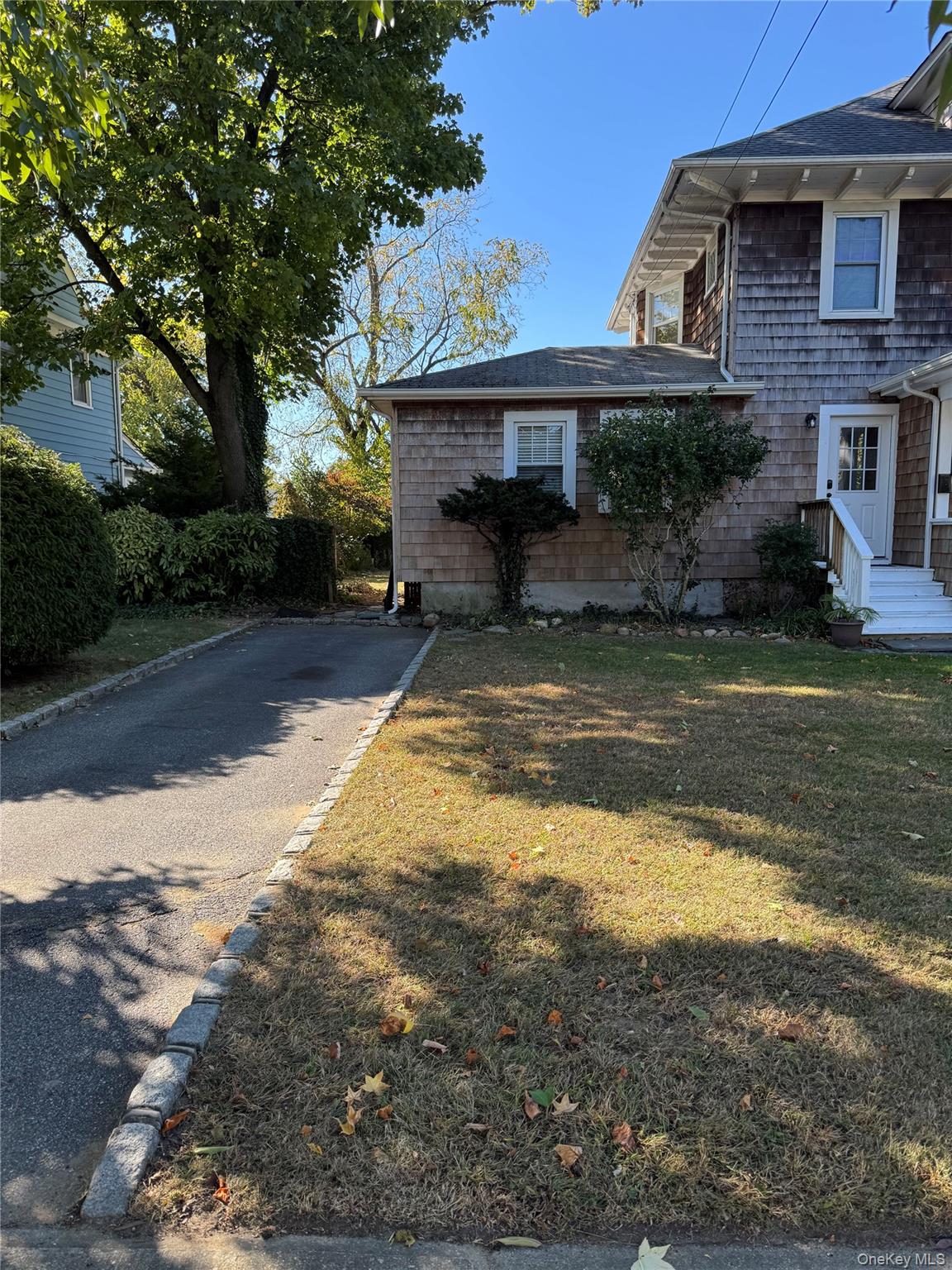 #14 photo, 164 Sterling Place, Amityville , NY 11701