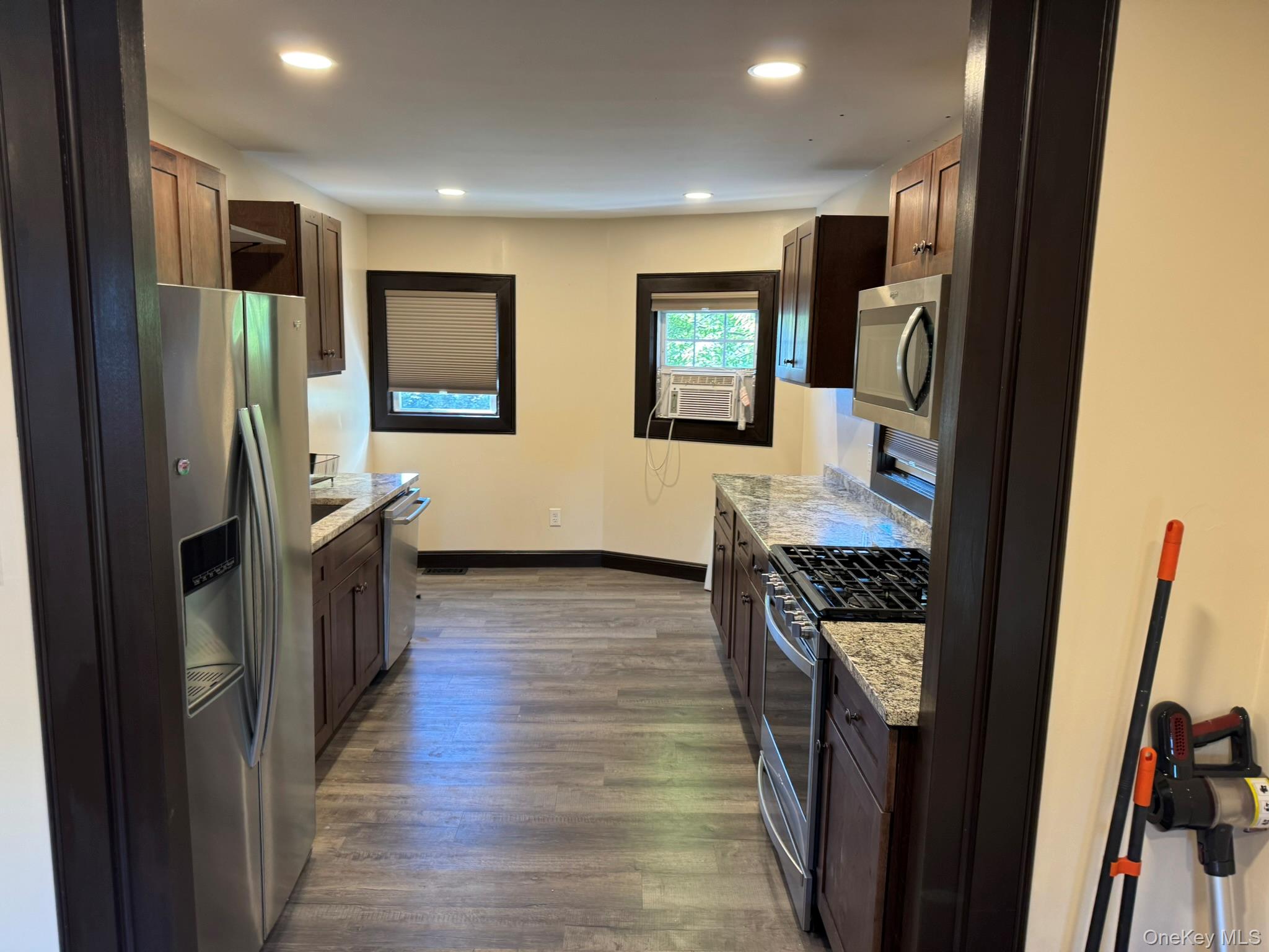 #7 photo, 164 Sterling Place, Amityville , NY 11701