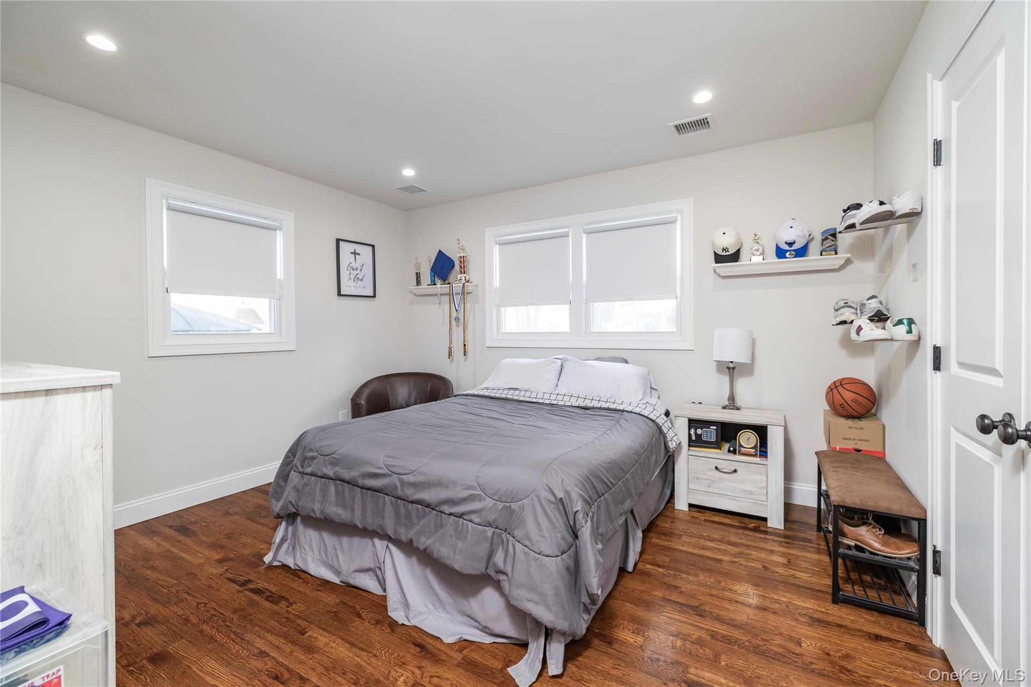 #11 photo, 2778 King Street, नासाउ काउंटी Oceanside , NY 11572