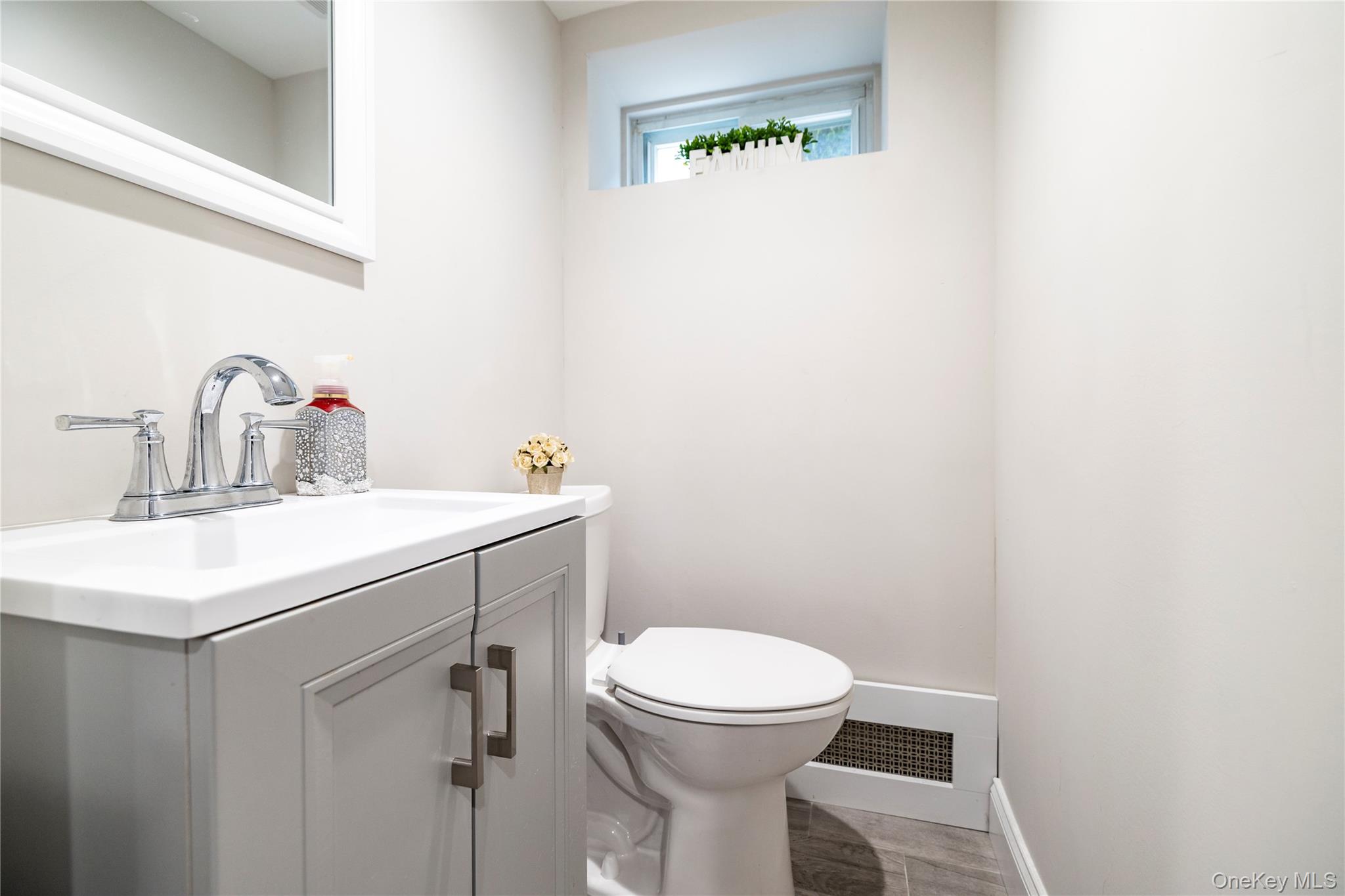 #13 photo, 2778 King Street, नासाउ काउंटी Oceanside , NY 11572