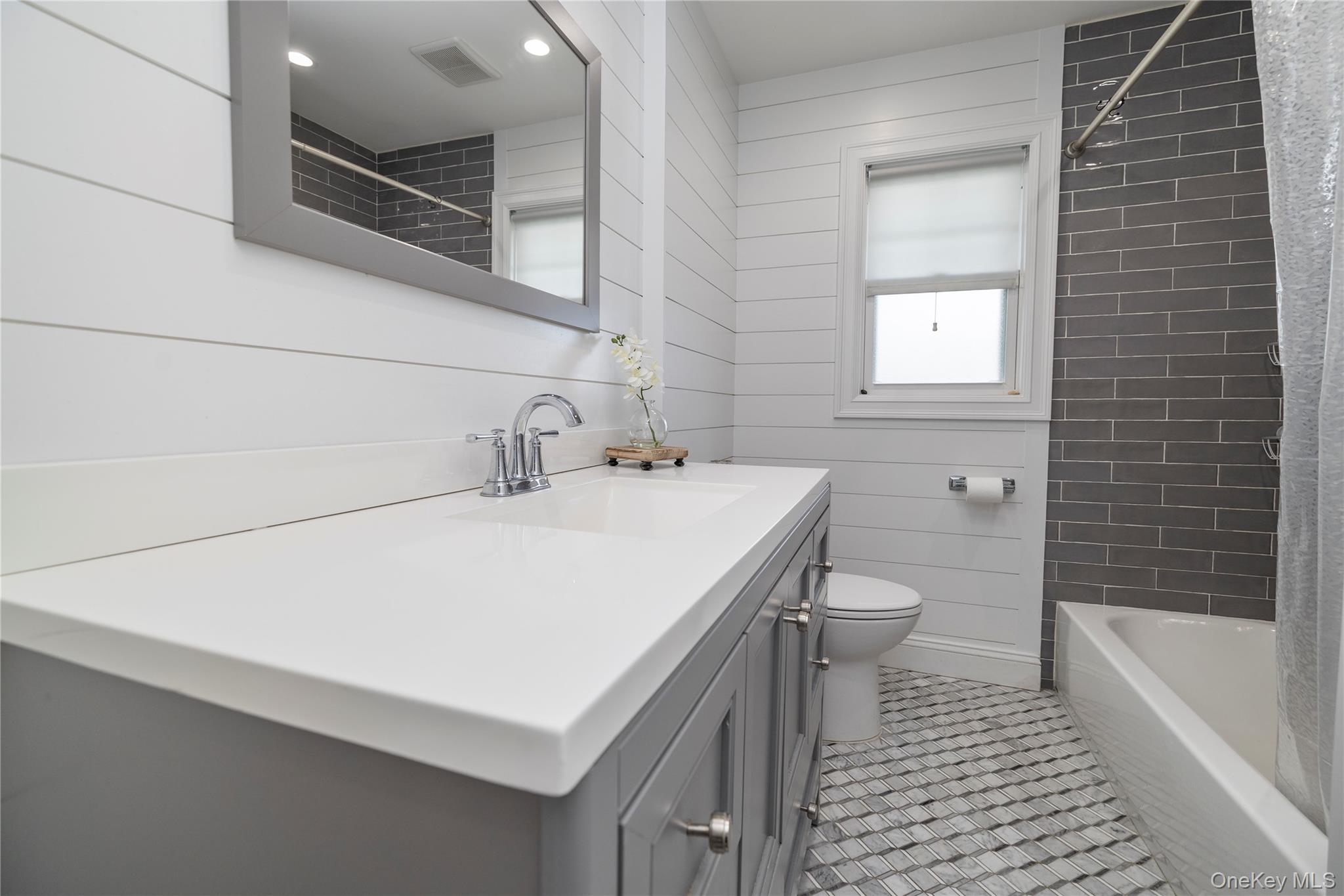 #8 photo, 2778 King Street, नासाउ काउंटी Oceanside , NY 11572