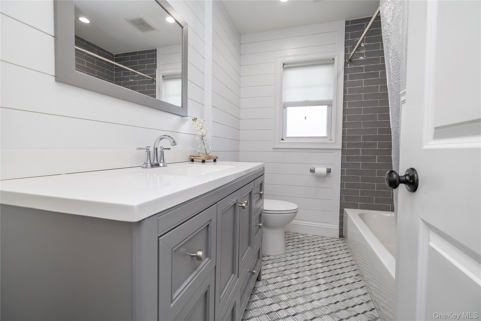 #9 photo, 2778 King Street, नासाउ काउंटी Oceanside , NY 11572