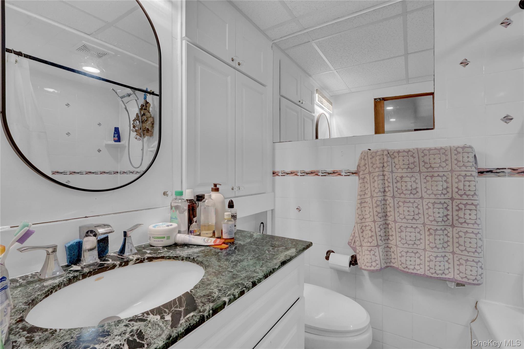 #11 photo, 211 Cantiague Rock Road, Westbury , NY 11590