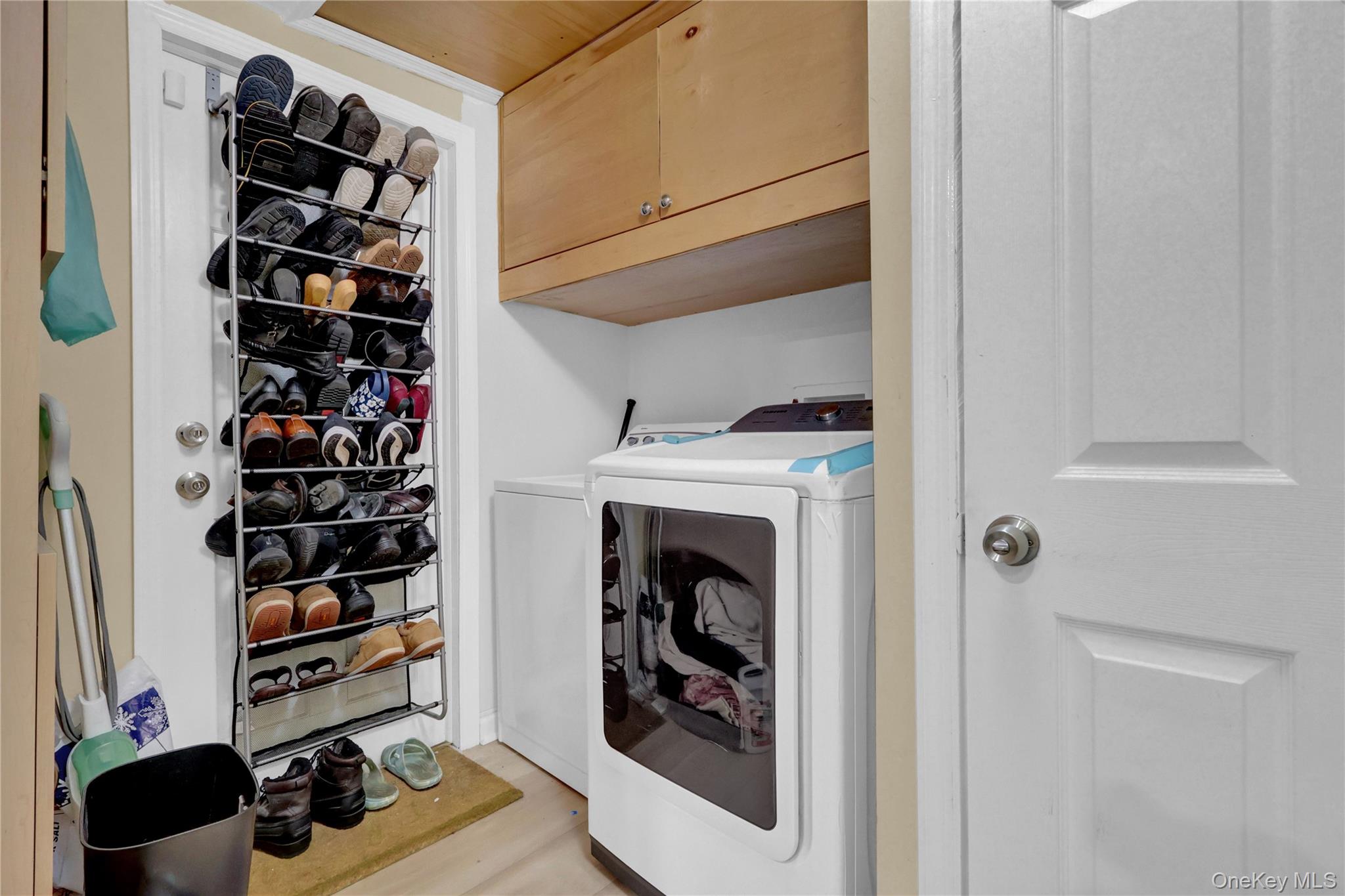 #16 photo, 211 Cantiague Rock Road, Westbury , NY 11590